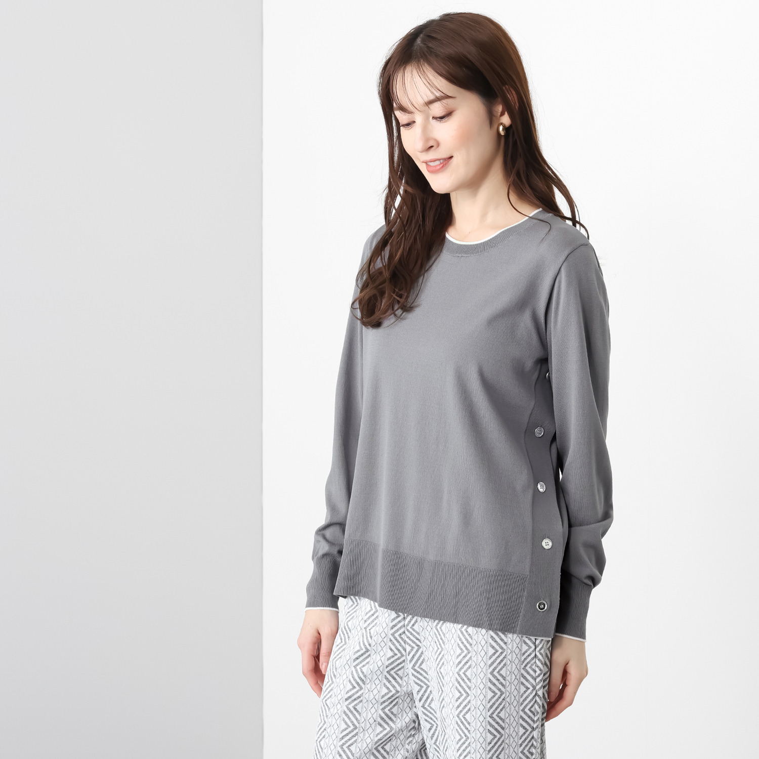 フーア サイドボタンカッティング アクセントカラー ニットプルオーバー