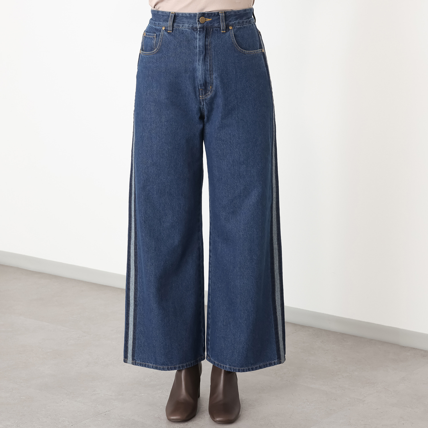 ゼラールスポーツ ブラストラインアクセント ストレートシルエット デニムパンツ