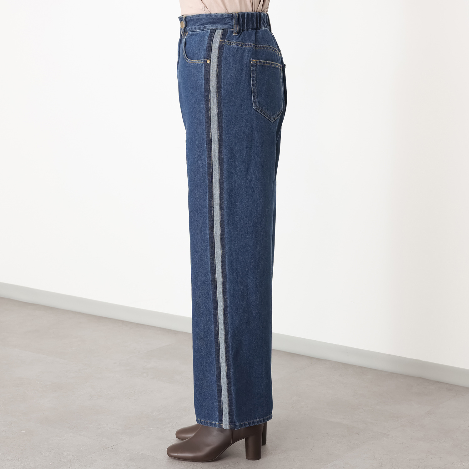 ゼラールスポーツ ブラストラインアクセント ストレートシルエット デニムパンツ