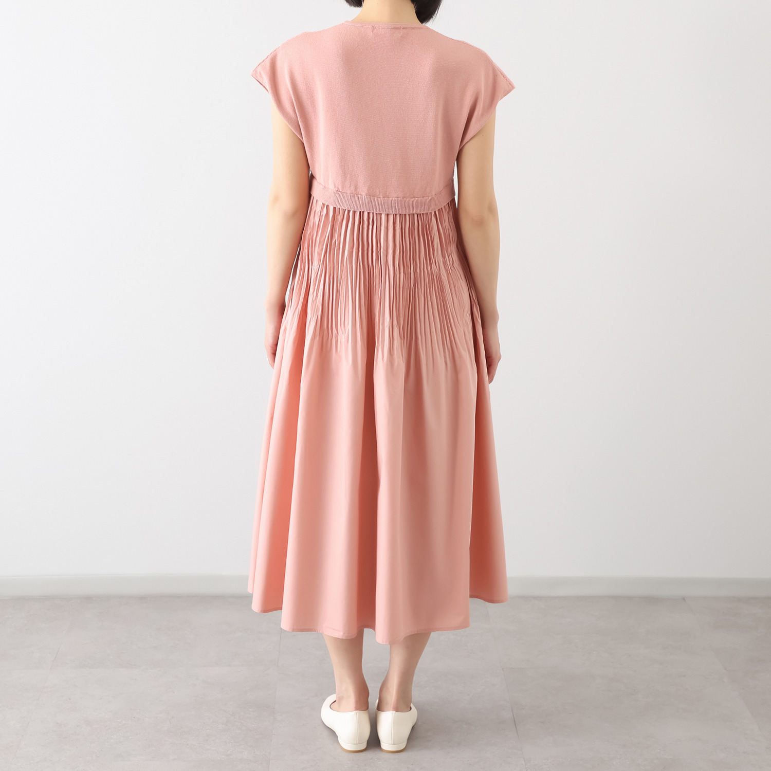 ユキコハナイ　シック ニット＆プリーツコンビ 花モティーフワンピース