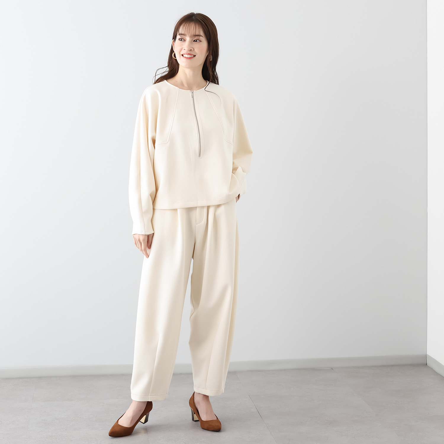 アキ　オザワ イージースタイリングで 美フォルムが叶う プルオーバー “ＨＩＮＡ”