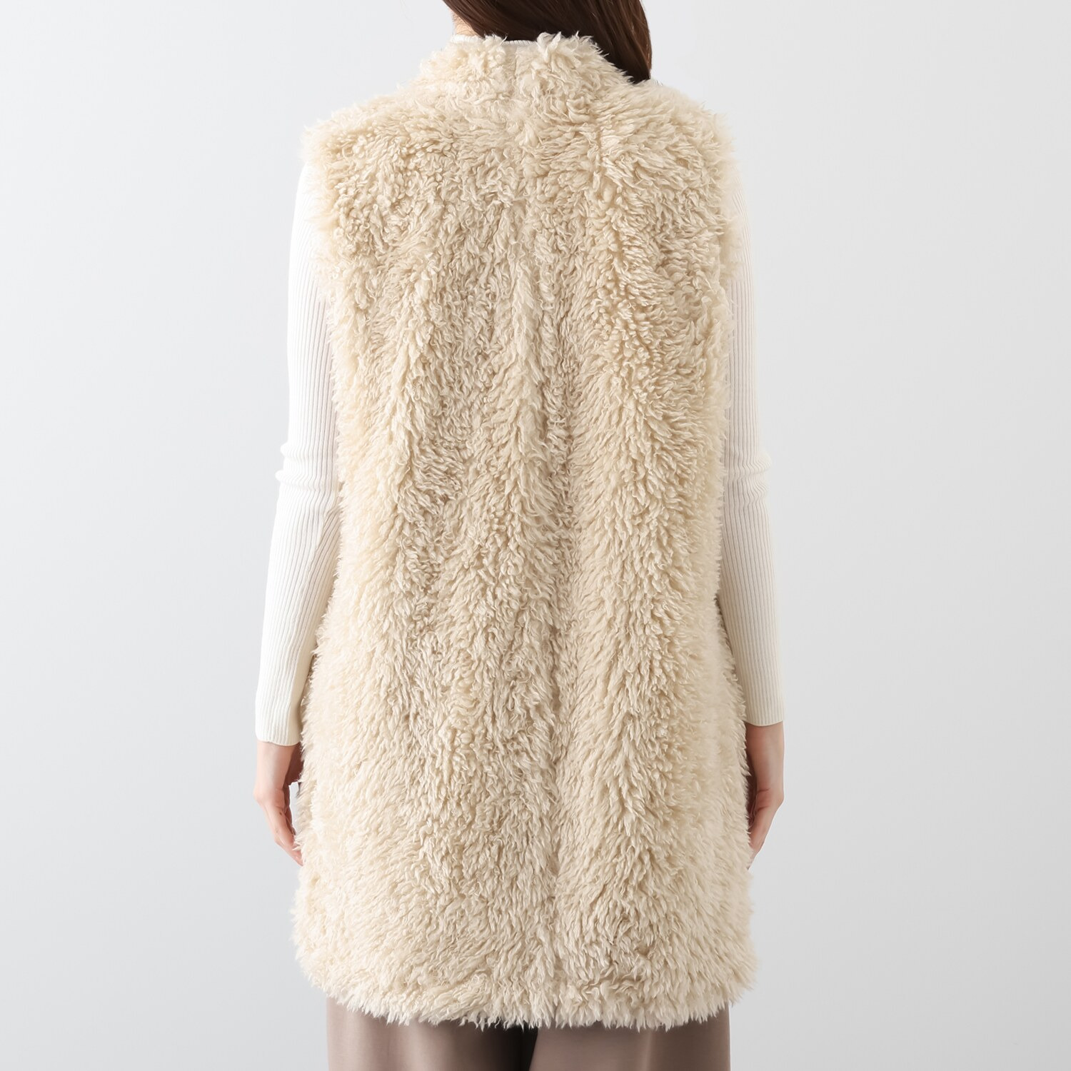 アキ　オザワ ふんわりソフトで ふんわりライト スタイリング華やぐ フィッティーベスト “ＳＥＴＯＫＡ”