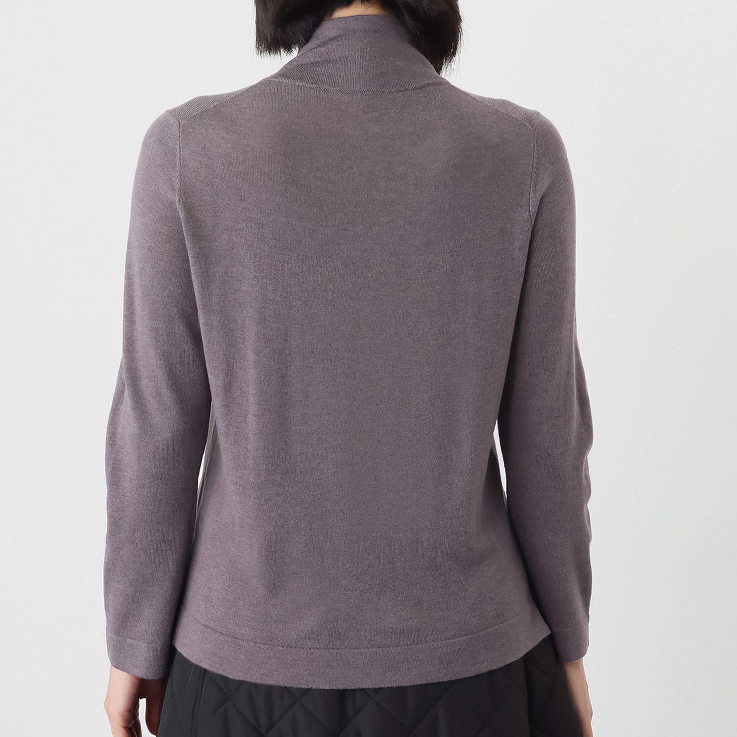 アキ　オザワ 素肌のようにライトに纏う 大人のための 品格ベーシックニット “ＳＯＫＯ”