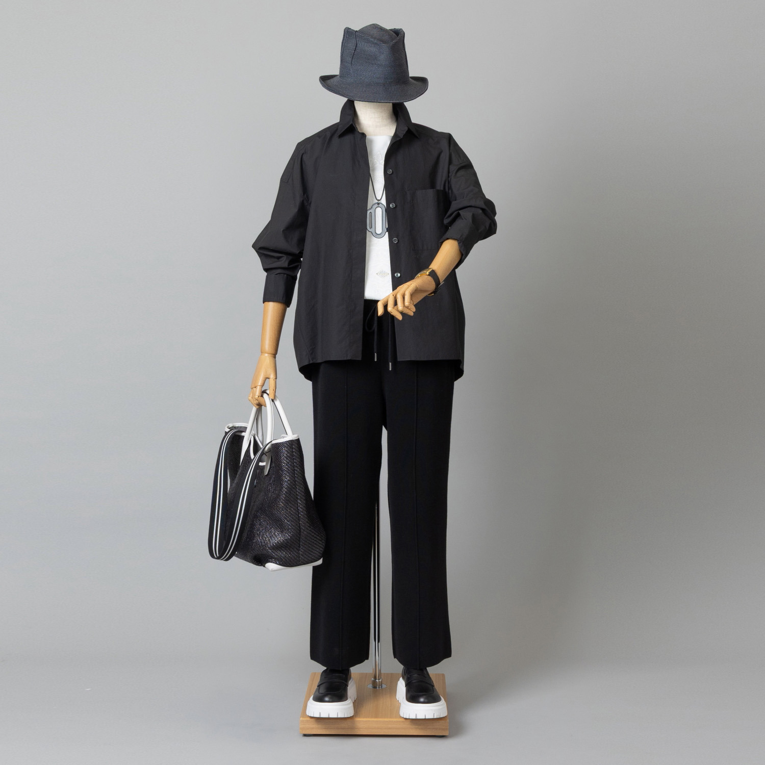 アズイズ　ビーマイセルフ バイ　ネイチャーズ ウールシルク ミラノリブ セミワイドパンツ