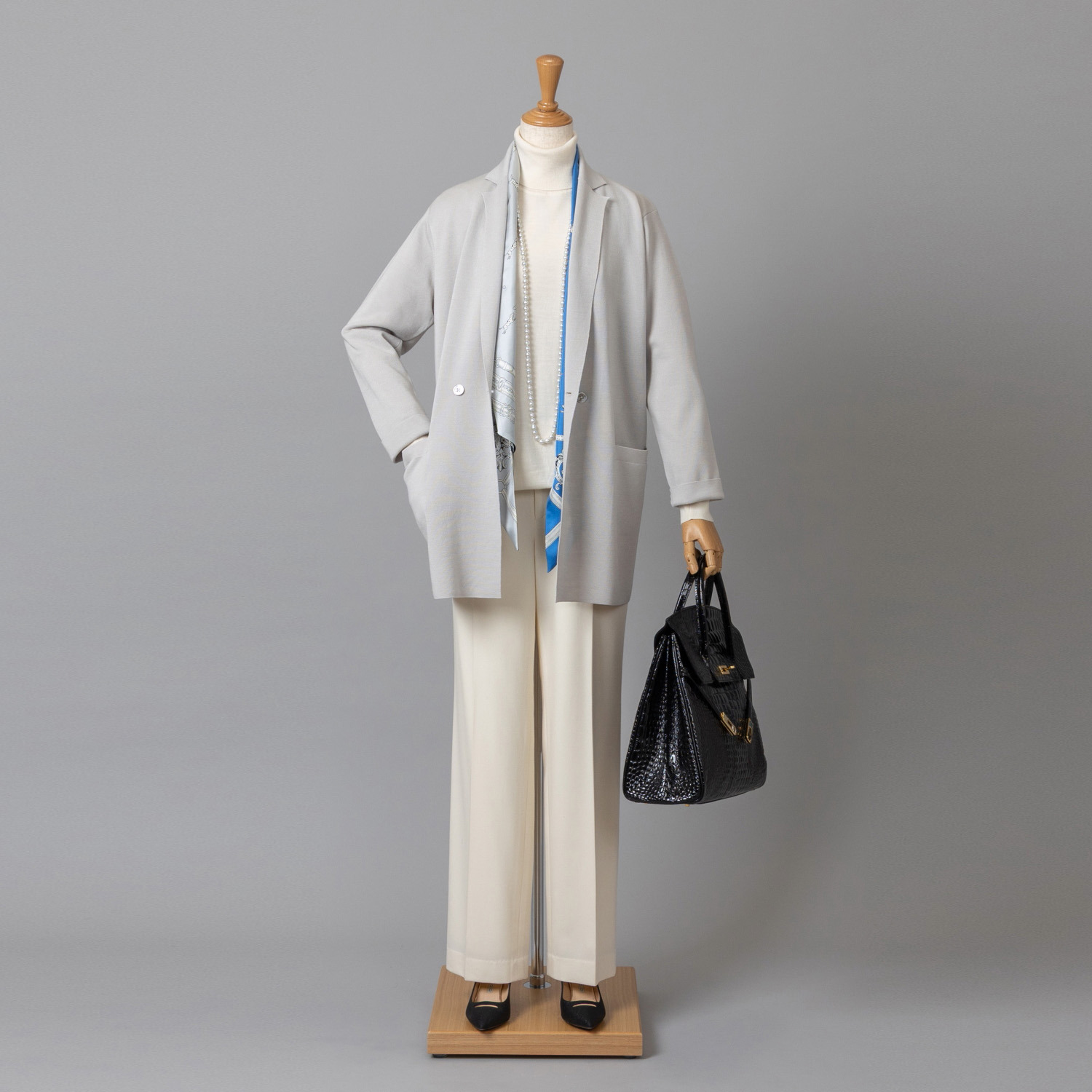 アズイズ　ビーマイセルフ バイ　ネイチャーズ シルク１００％ リバーシブル剣先スカーフ