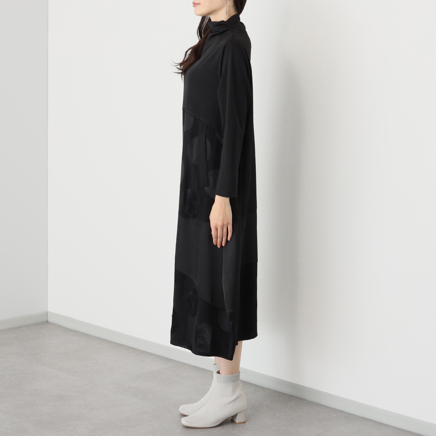 ベルポニー 異素材切替 Ａラインシルエット ボトルネック デザインワンピース