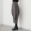 ベルポニー リラックスシルエット ストレッチ素材 デザインテーパードパンツ