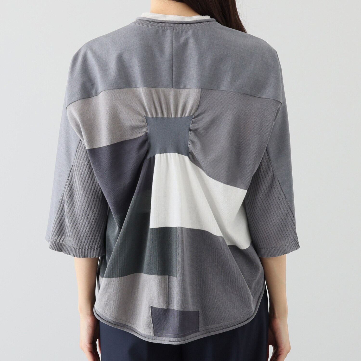 ヨシヨシ 異素材使い インターシャ編 ボレロ風 デザインカーディガン