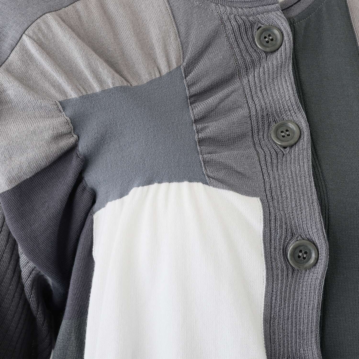 ヨシヨシ 異素材使い インターシャ編 ボレロ風 デザインカーディガン