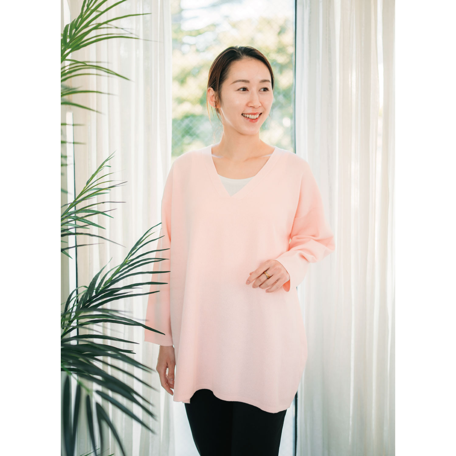 ヘ・エラ コットン混 Ｖネック スッキリ細見え ニットプルオーバー