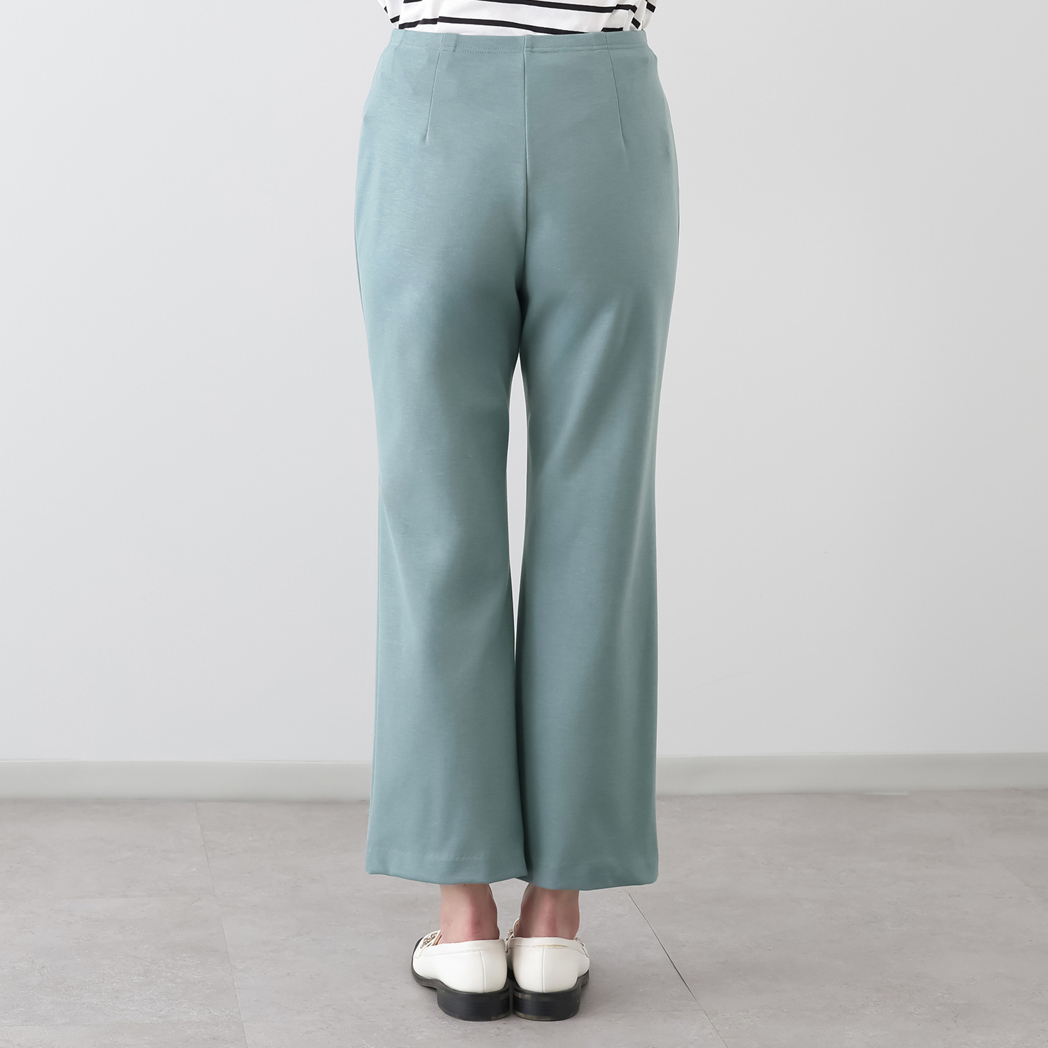 上質ごこち 吸湿発熱 プレミアム雅山（Ｒ） セミフレアーパンツ ＜股下６４ｃｍ＞