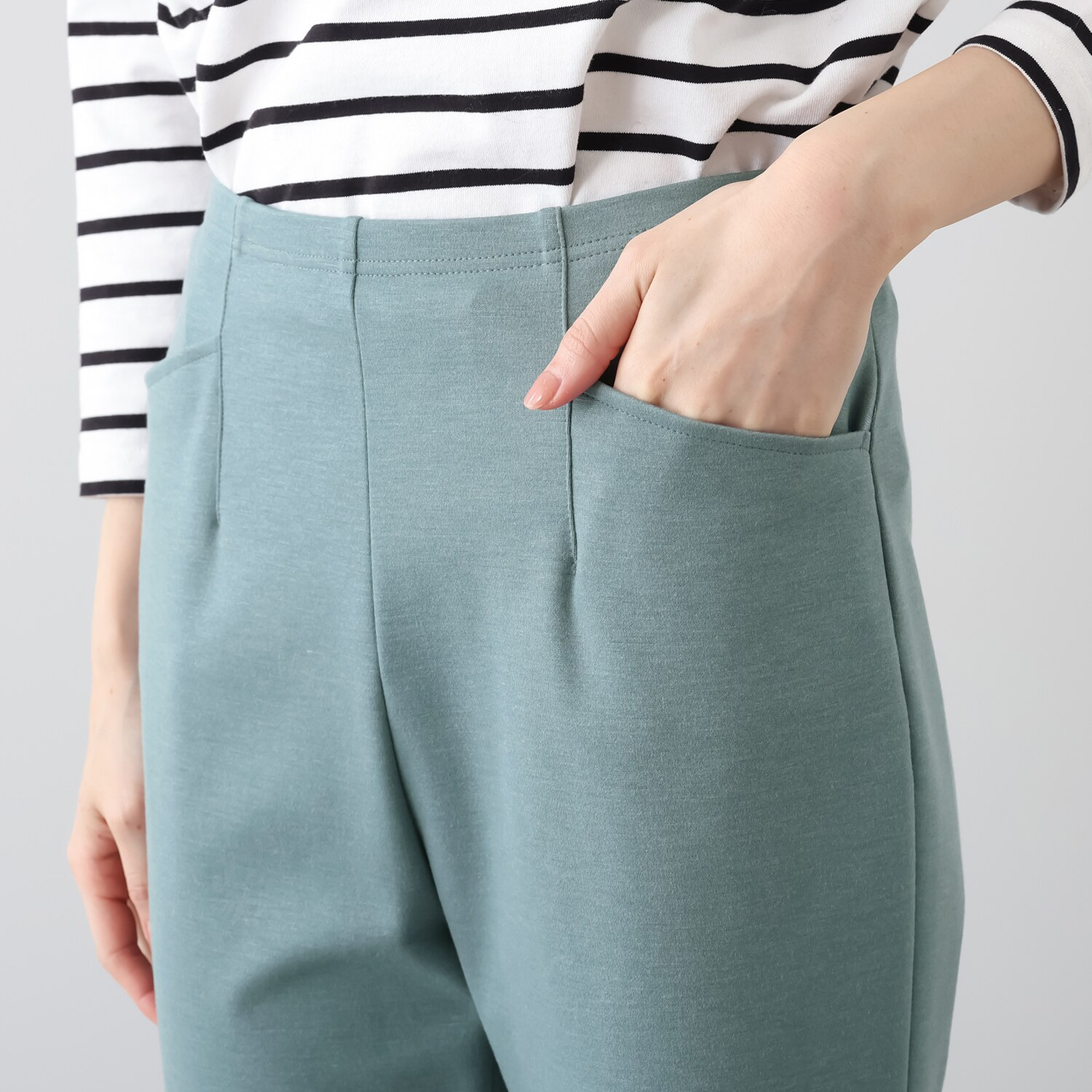 上質ごこち 吸湿発熱 プレミアム雅山（Ｒ） セミフレアーパンツ ＜股下６４ｃｍ＞