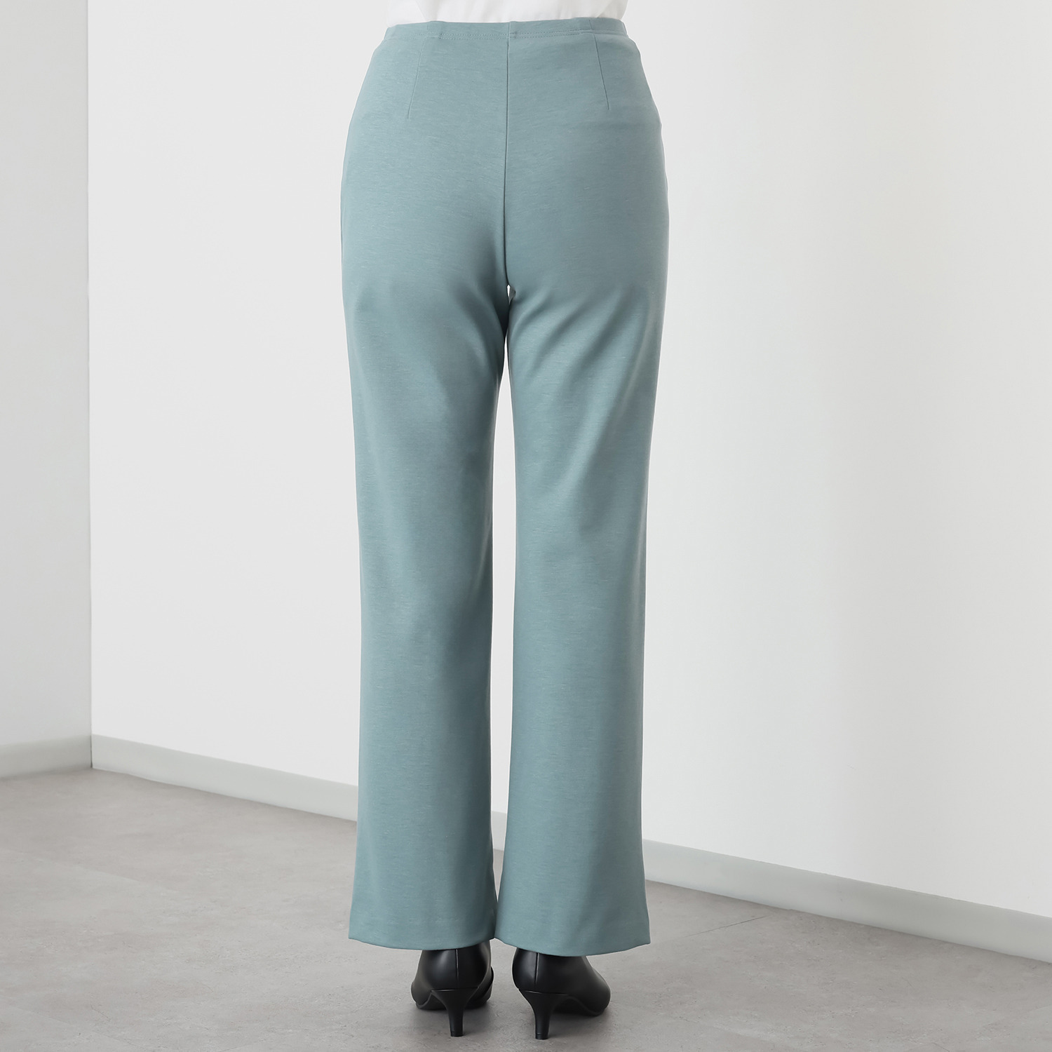 上質ごこち 吸湿発熱 プレミアム雅山（Ｒ） セミフレアーパンツ ＜股下７２ｃｍ＞