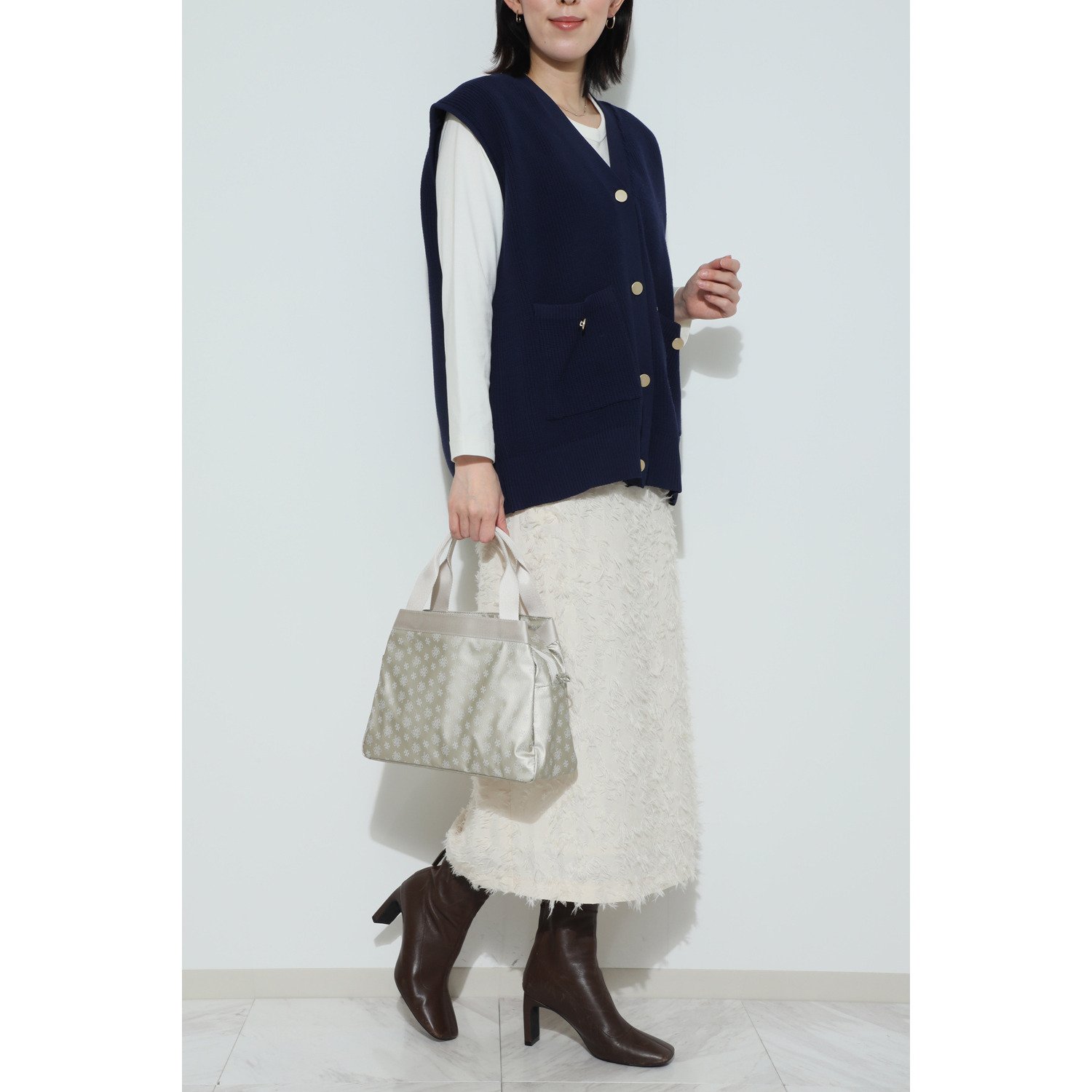 老舗ヤマト屋 超軽量・洗える！ ポリカーボネイト 薄合成皮革使用 外アオリハンドバッグ “ＮＶ１５１シリーズ”