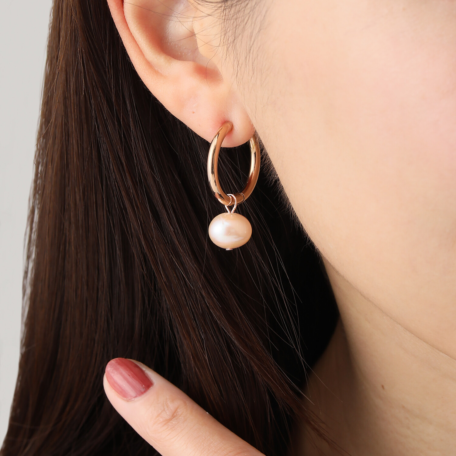 カリーナ・ペルラ ステンレス 淡水パール チャーム付 フープイヤリング／ピアス