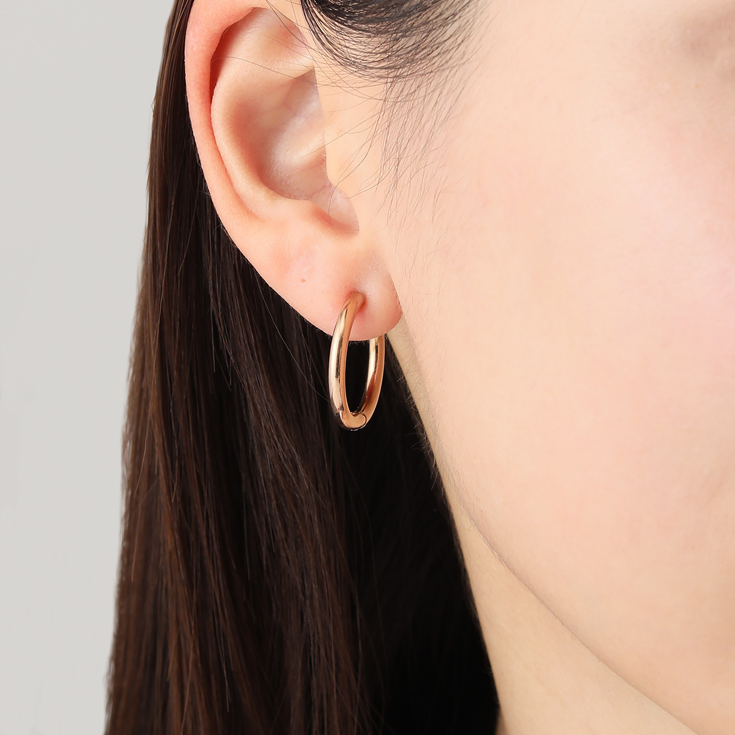 カリーナ・ペルラ ステンレス 淡水パール チャーム付 フープイヤリング／ピアス