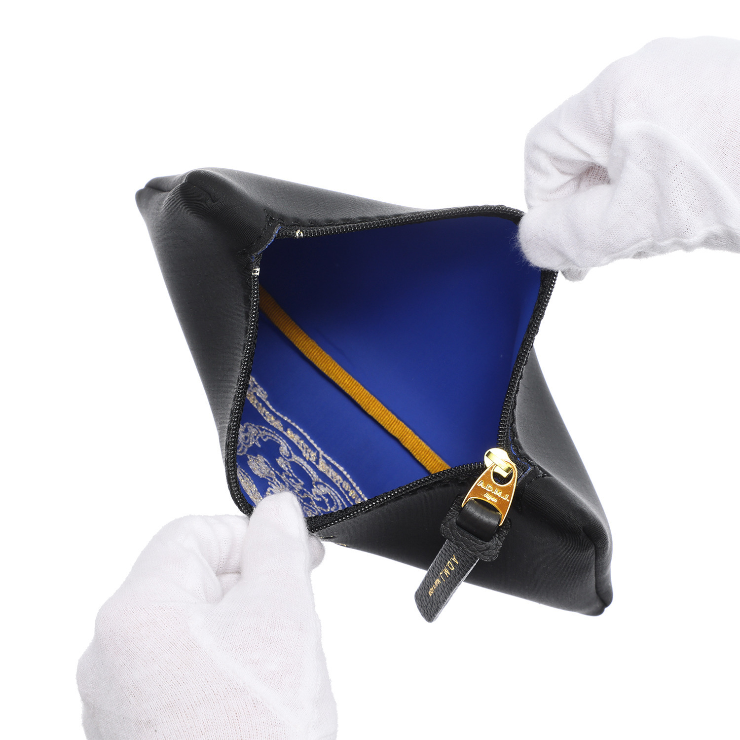 エーディーエムジェイ マジックライト（Ｒ） マーキス刺しゅう ポーチ大小２点セット