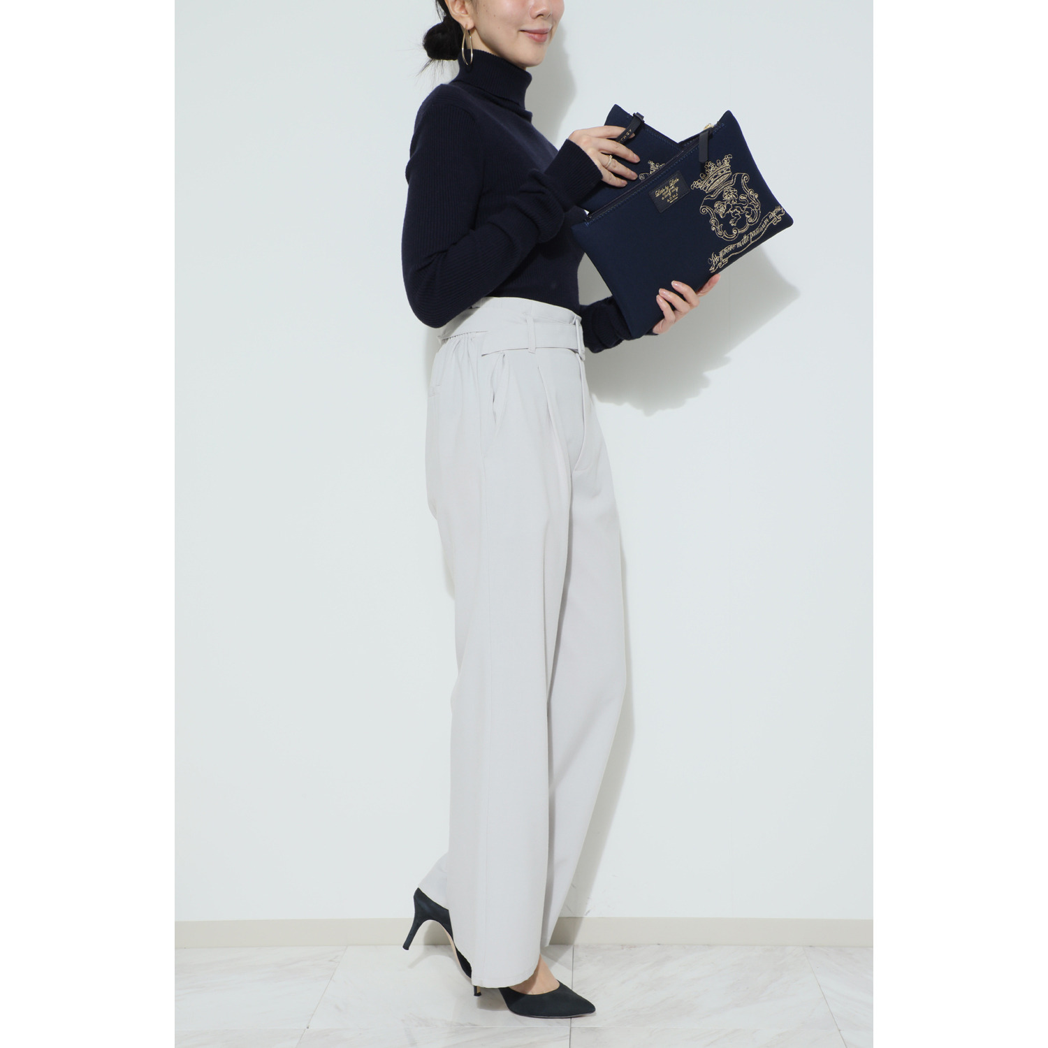 エーディーエムジェイ マジックライト（Ｒ） マーキス刺しゅう ポーチ大小２点セット