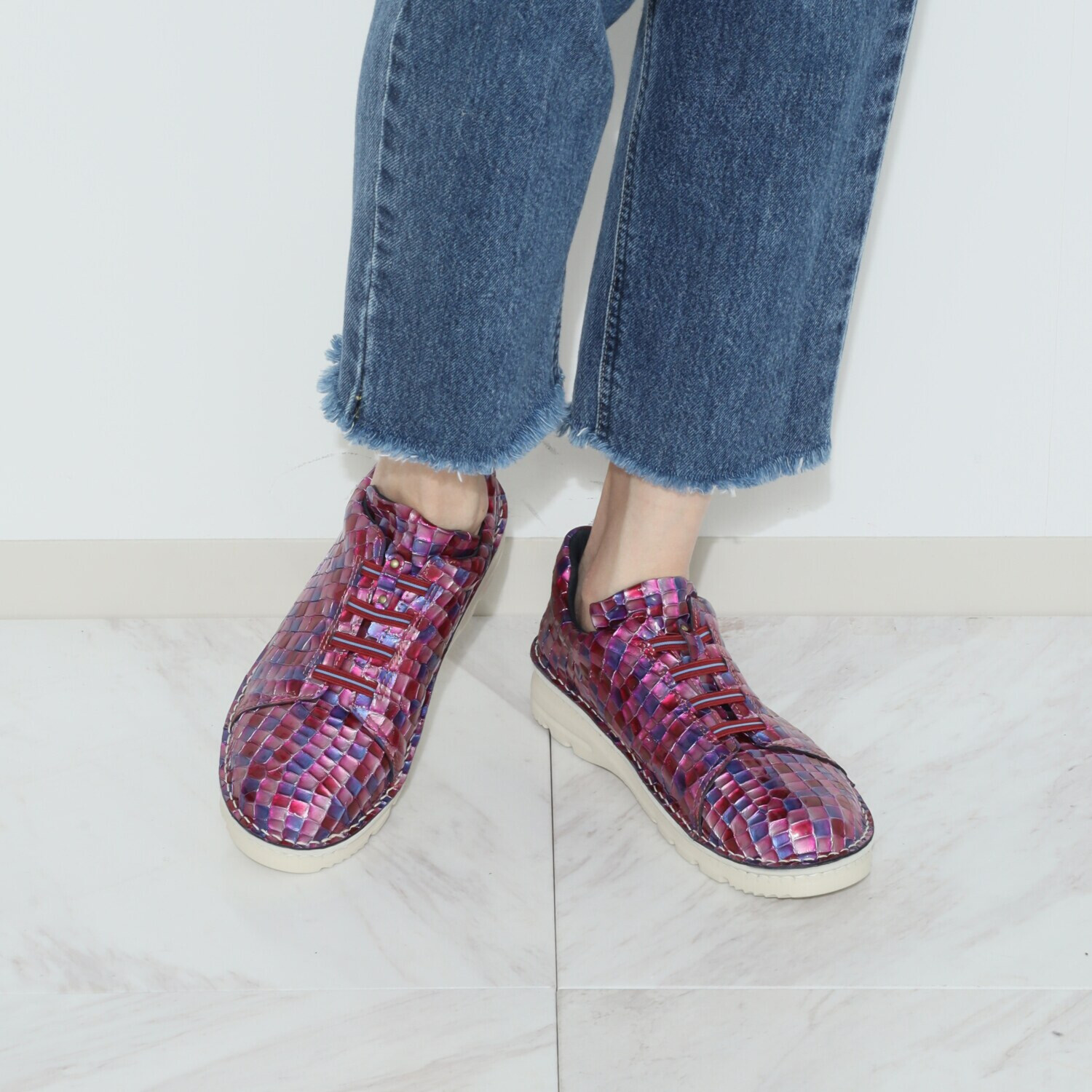 ＪＳハートレーベル ブランド３０周年！ ステンドグラスのような イタリアンレザーを使った 日本製軽量スニーカー