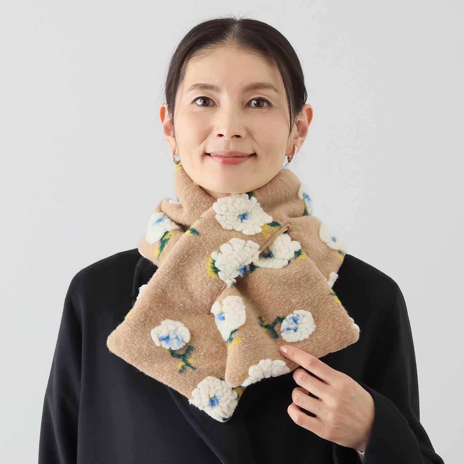 かわいい雑貨屋さん グロリア 立体フラワーモチーフ ティペット