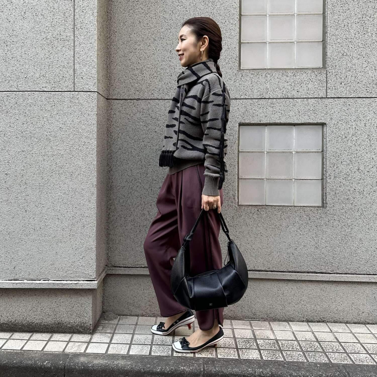 タマミ　ワタナベ 牛革 ショルダーバッグ “クロワッサン　ムー”