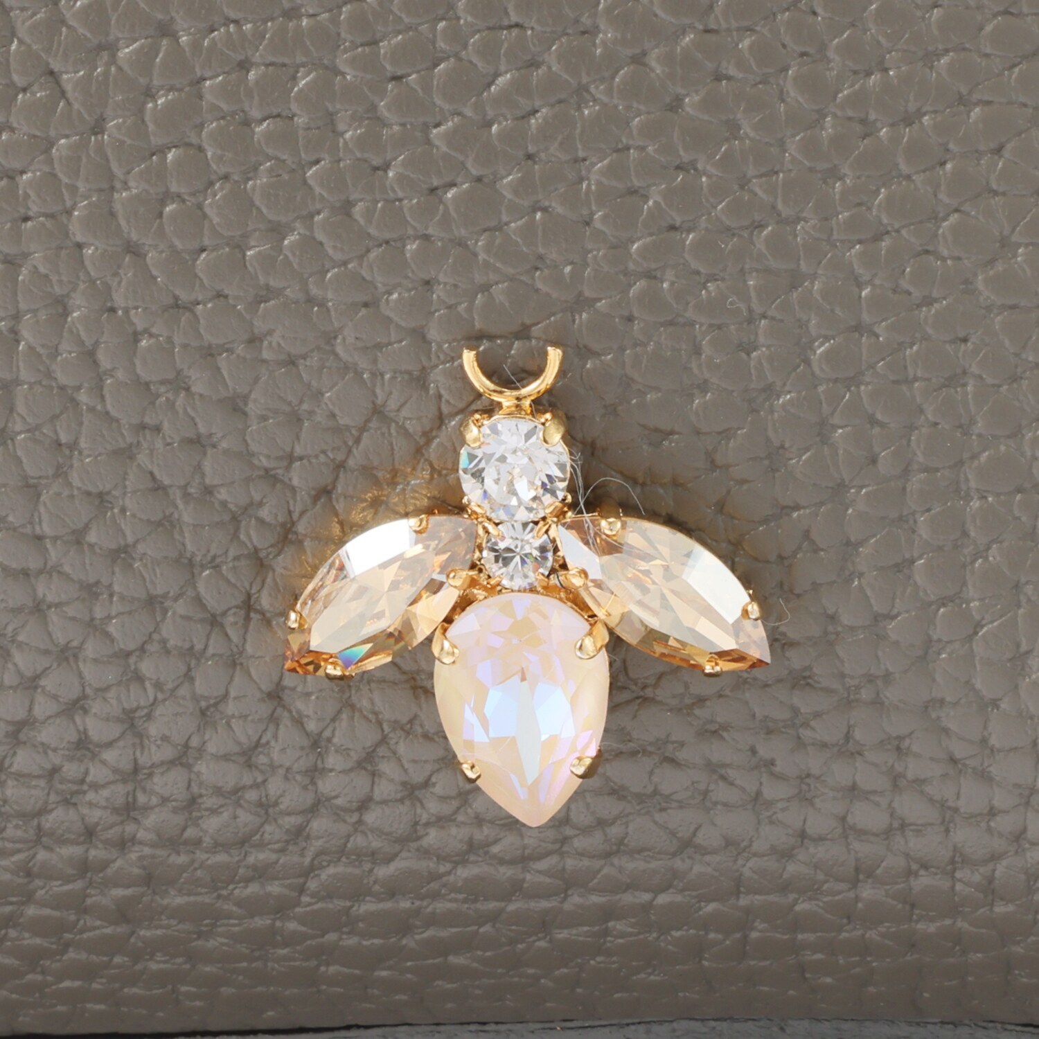 エーディーエムジェイ ショップチャンネル デビュー２０周年記念 ＴＨＥ　ＢＥＥ 牛革シュリンク型押し トートバッグ