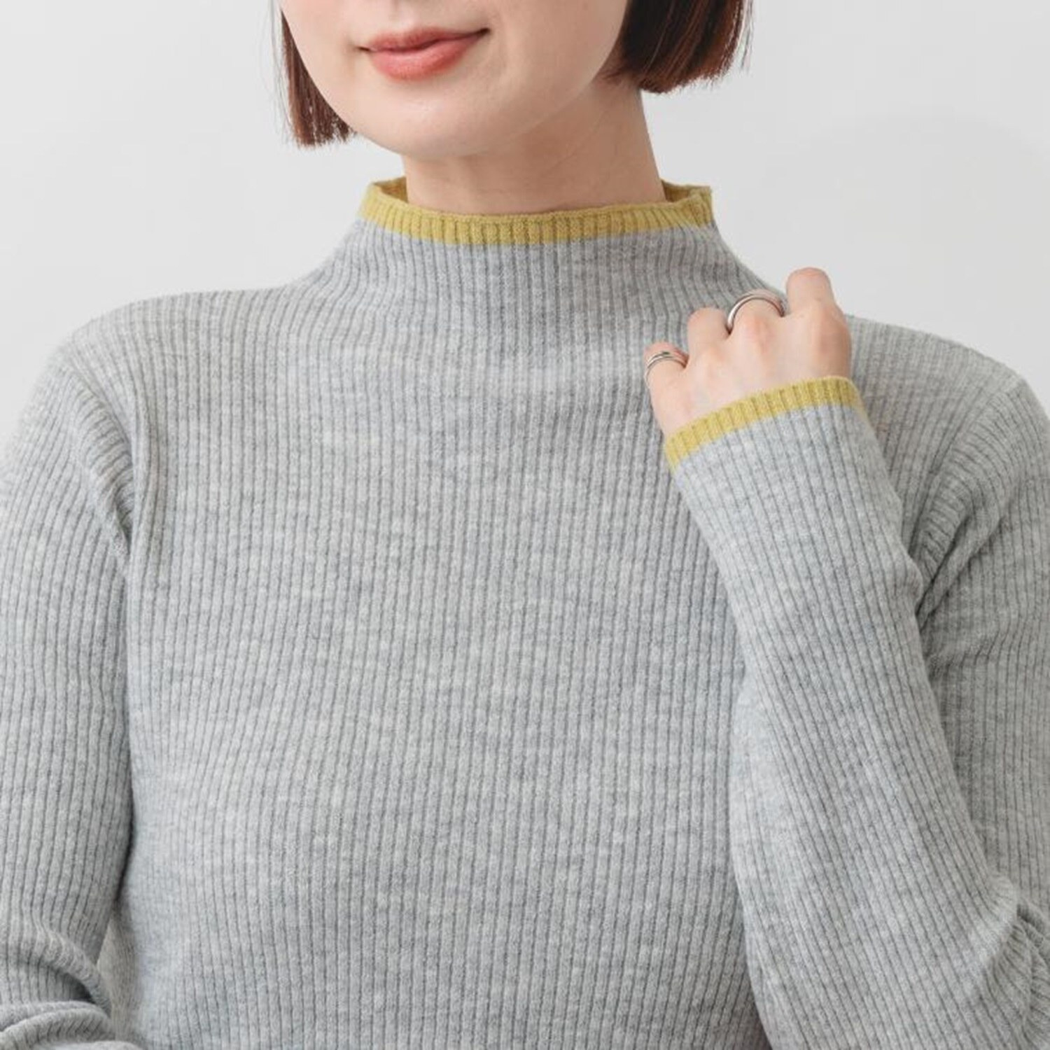エムエムオー ボトルネック 配色ニットプルオーバー