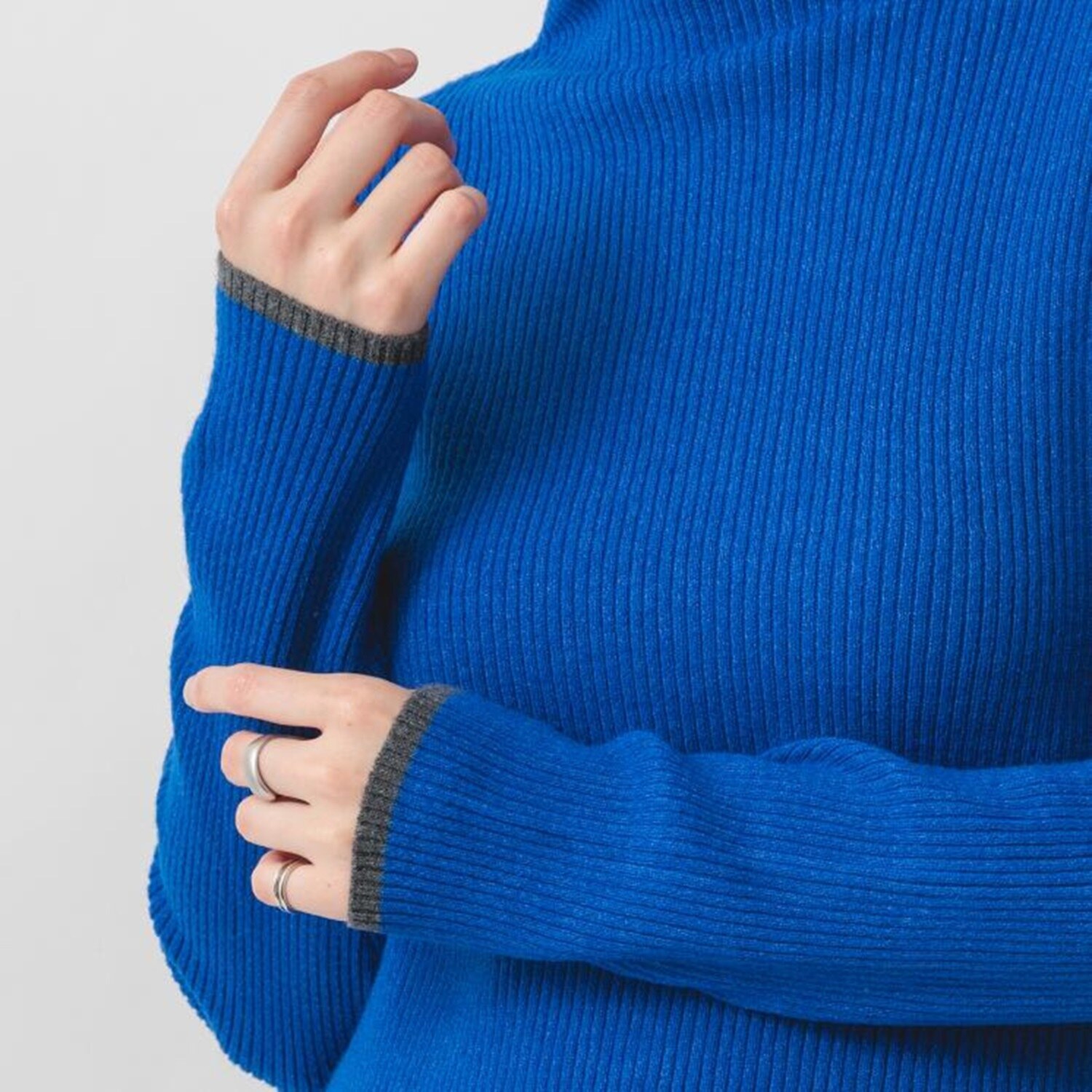 エムエムオー ボトルネック 配色ニットプルオーバー