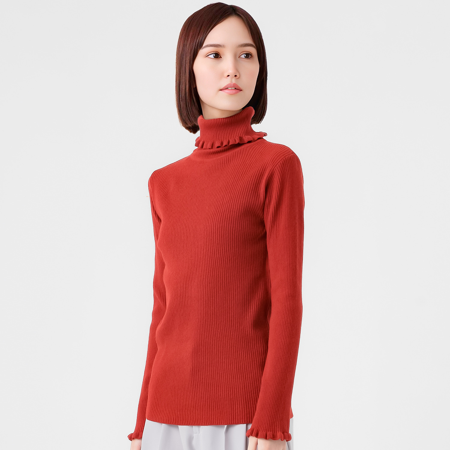 エムエムオー フリルタートルネック プルオーバー