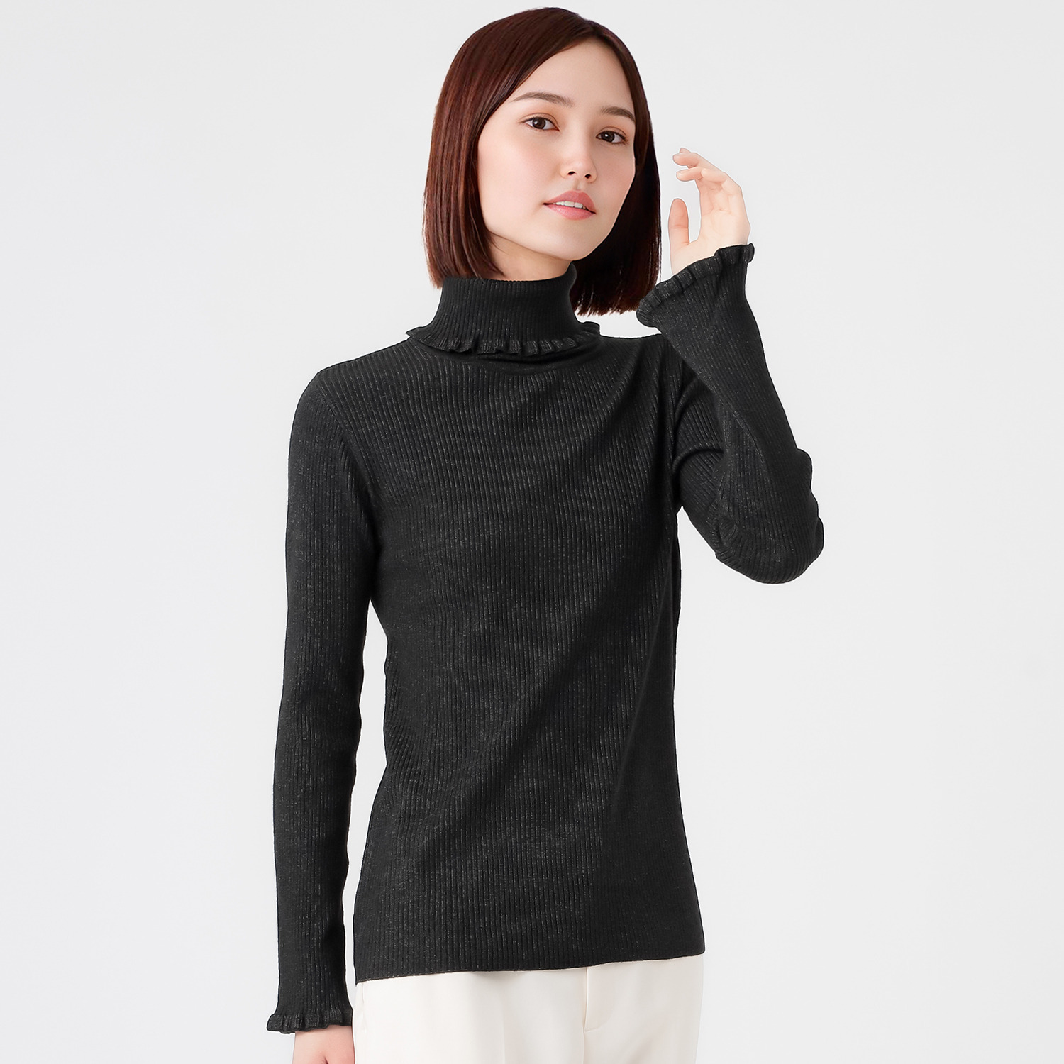 エムエムオー フリルタートルネック プルオーバー