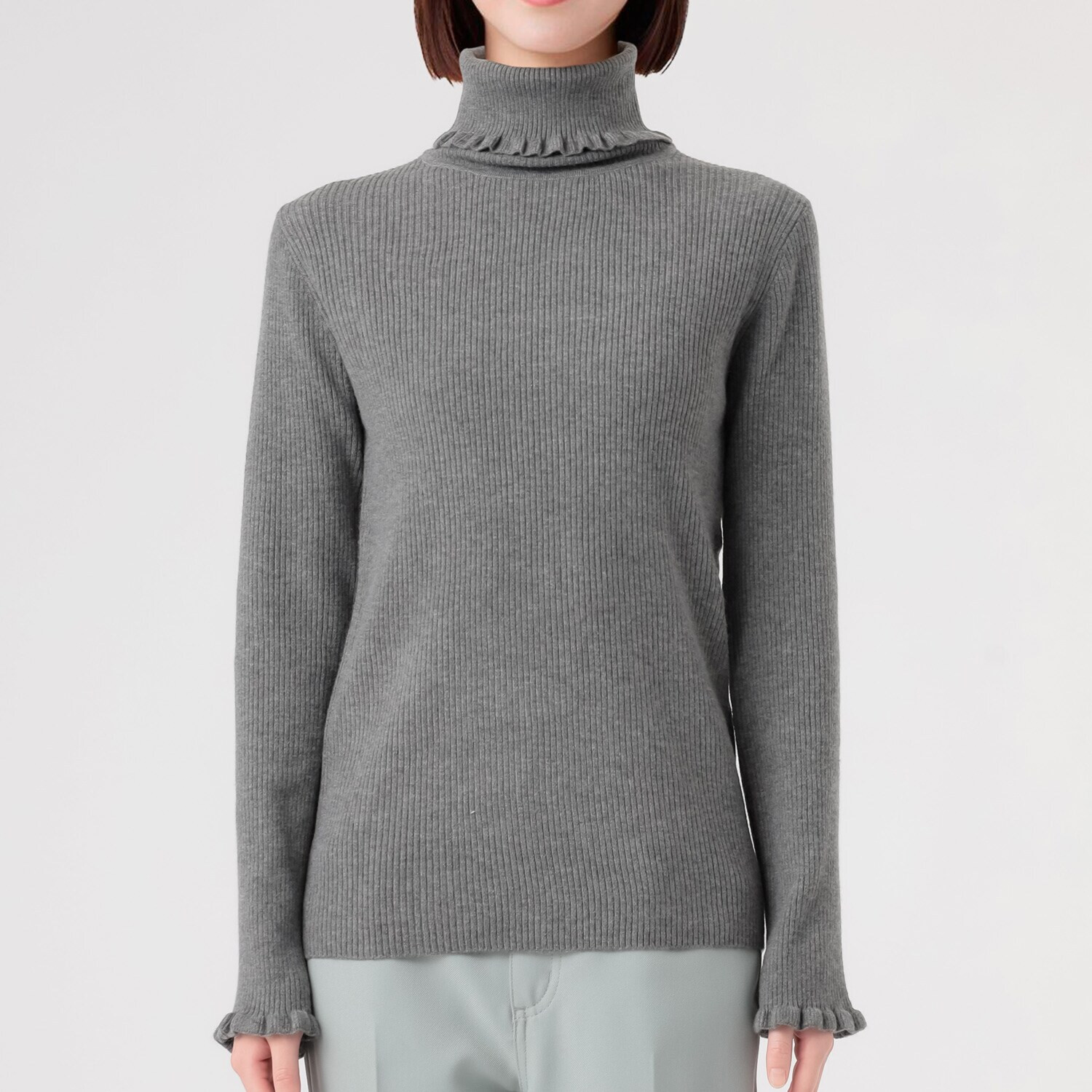 エムエムオー フリルタートルネック プルオーバー