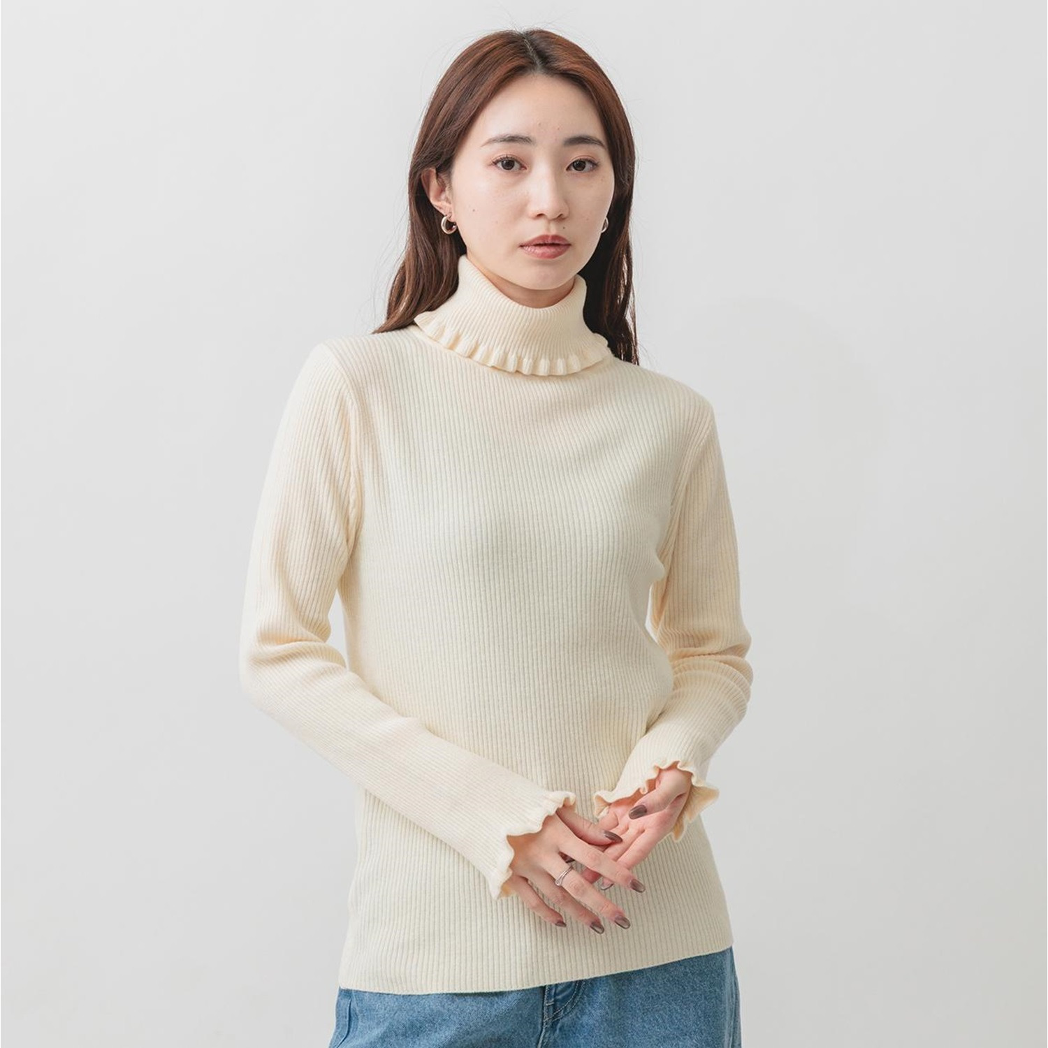 エムエムオー フリルタートルネック プルオーバー