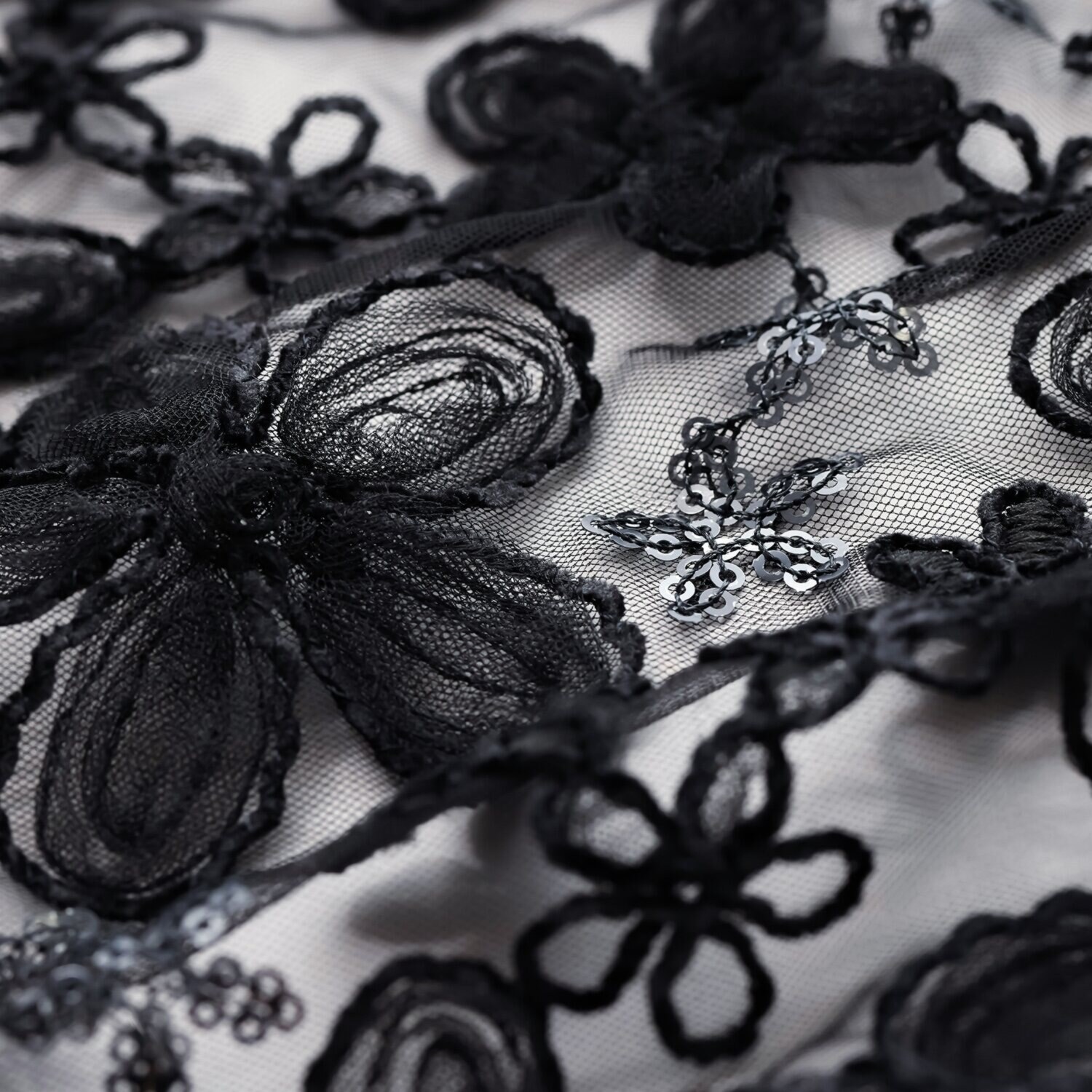 ルクオーレ スパンコールアクセント 立体チュール＆ モール刺しゅう 総レースカーディガン