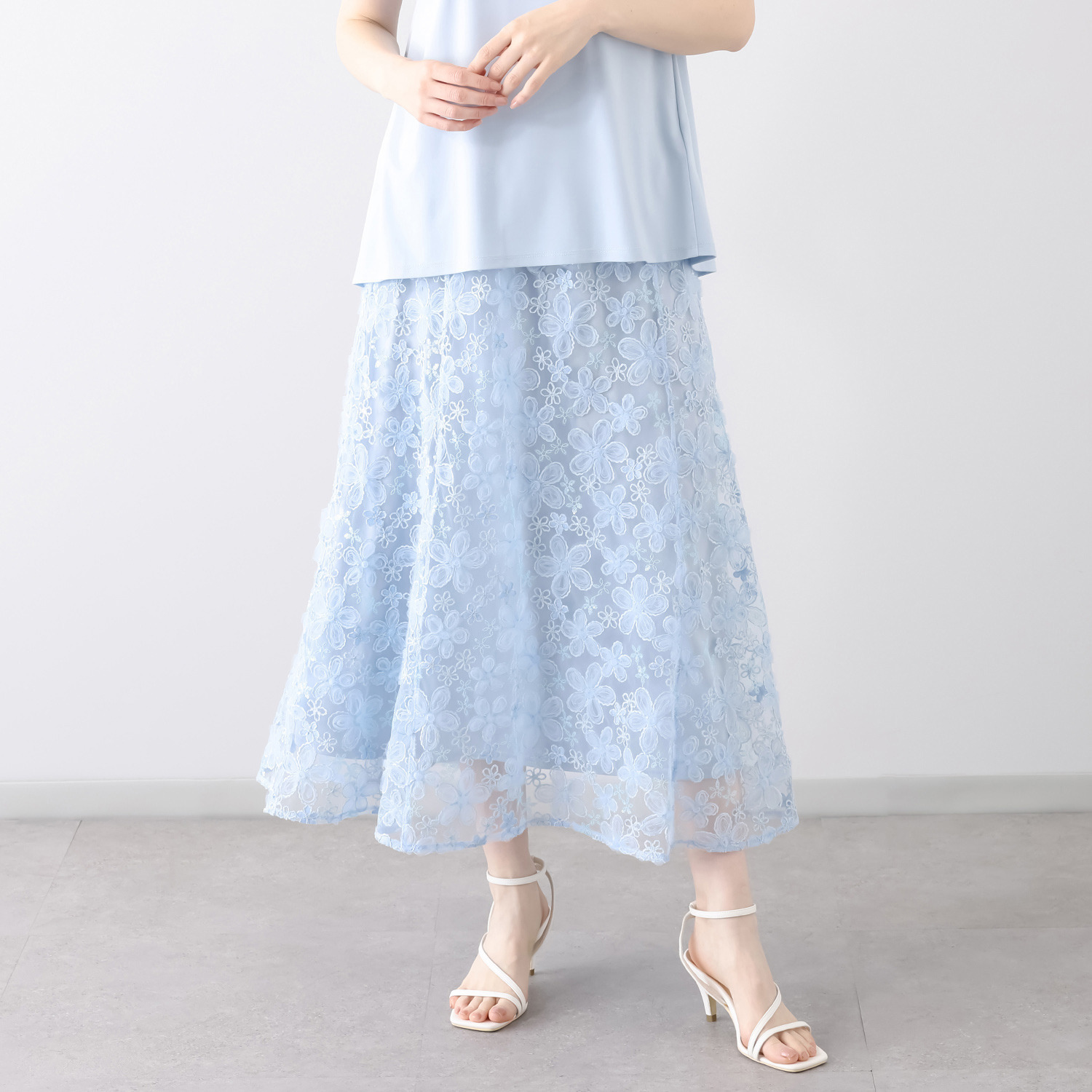 ルクオーレ スパンコールアクセント 立体チュール＆ モール刺しゅう 総レース ソフトフレアースカート