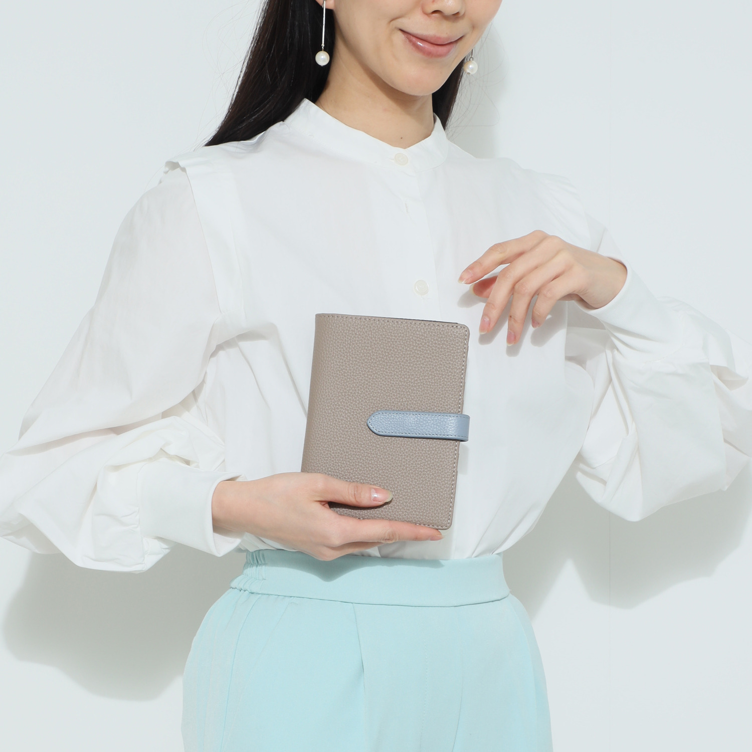 リズデイズ 多機能 マルチパスポートケース