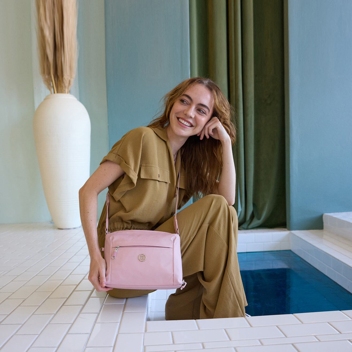 ビサイユ はっ水 “ヌートピア” スリムフィーユ ショルダーバッグ