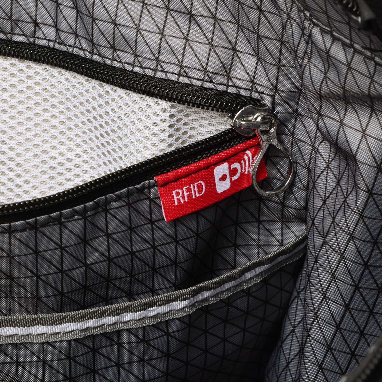 ビサイユ はっ水 “アニューロ” ２ウェイリュック