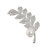 プレミアムパール 泉州の職人技 ９ｍｍＵＰ 貝パール＆ＣＺ リーフデザイン ペンダントブローチ