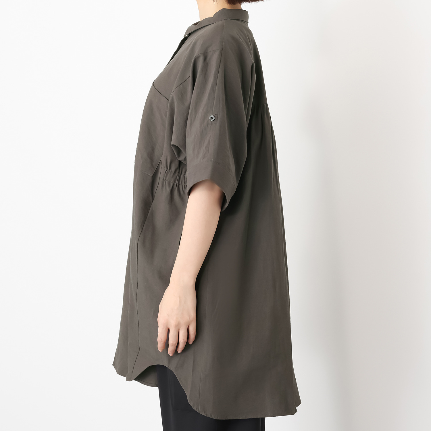 ヨーコモリモト コンパクトな襟で 着る人を選ばない デザインシャツチュニック