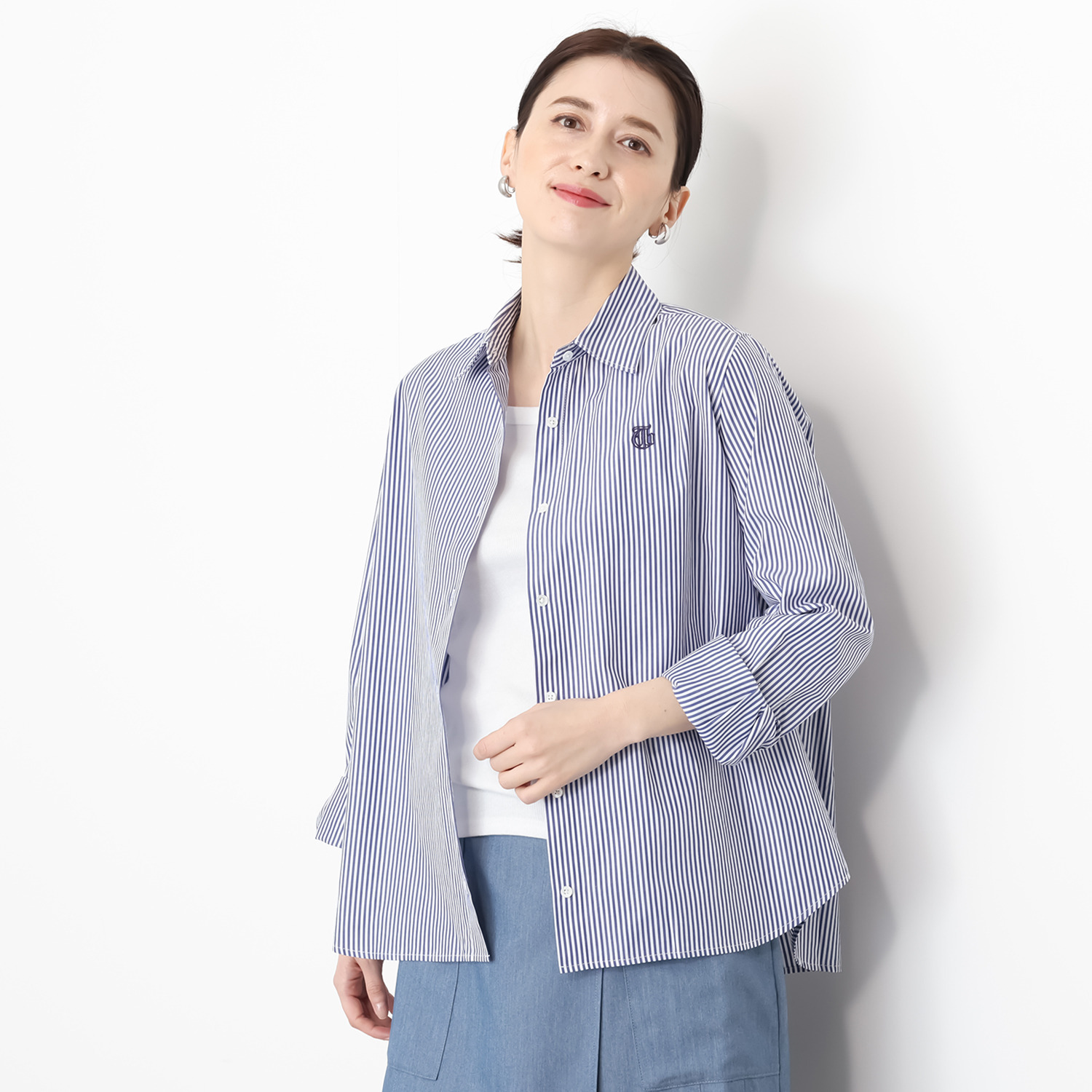 オンザビーバイサマーミー ベーシックを美しく 大人トラッドに装う 刺しゅう入り シャツブラウス