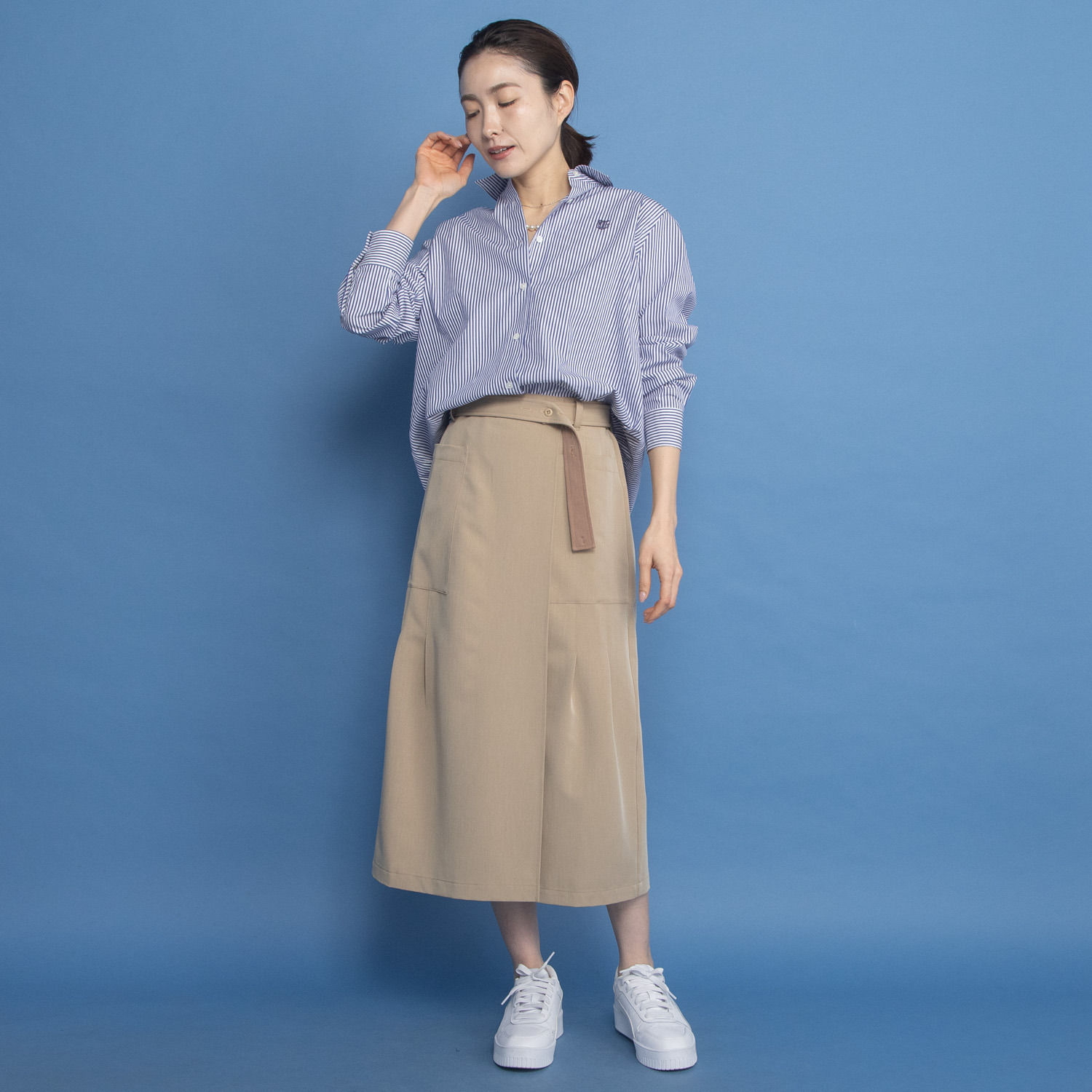 オンザビーバイサマーミー ベーシックを美しく 大人トラッドに装う 刺しゅう入り シャツブラウス