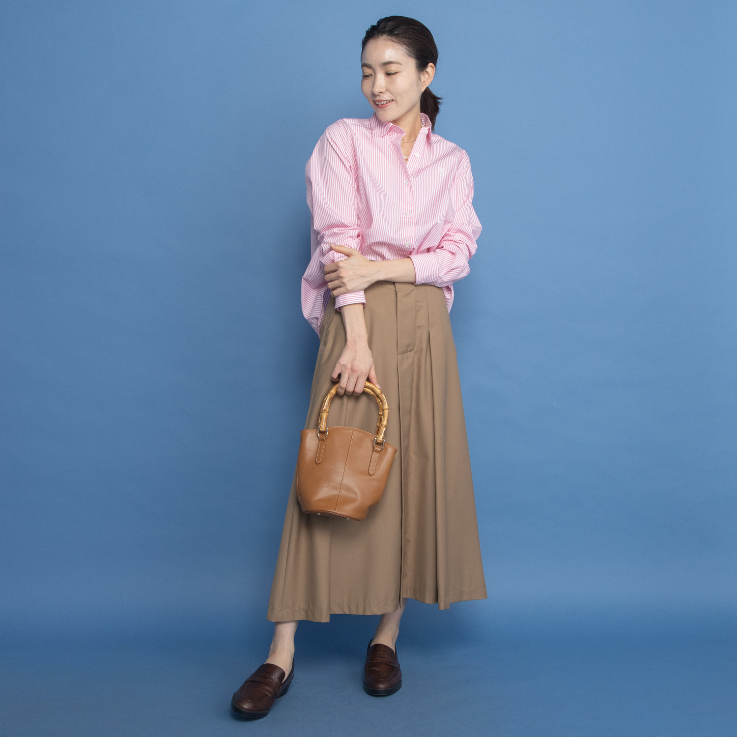 オンザビーバイサマーミー ベーシックを美しく 大人トラッドに装う 刺しゅう入り シャツブラウス