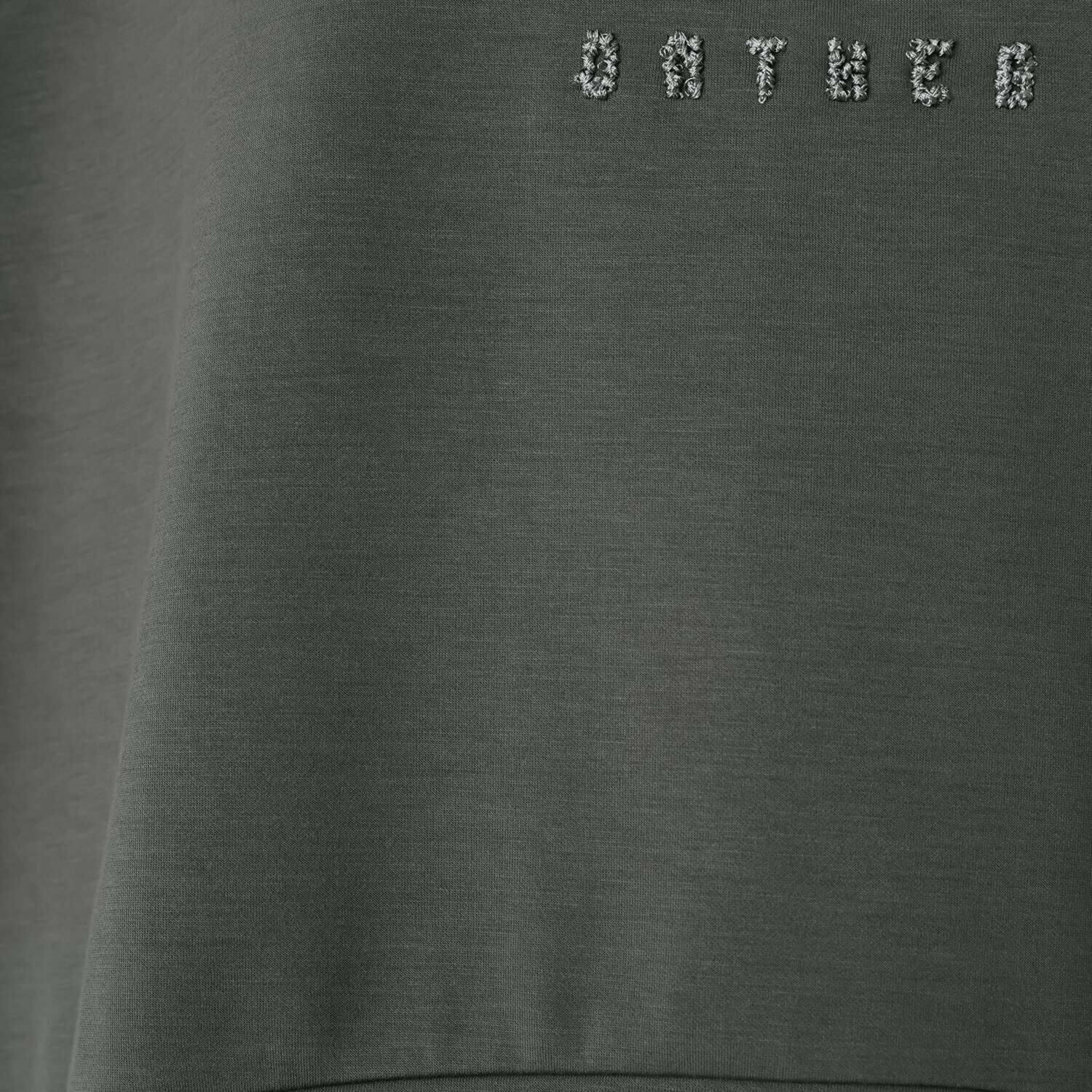 オンザビーバイサマーミー カジュアルを格上げ 着るだけで華やぐ レリーフ刺しゅうＴシャツ