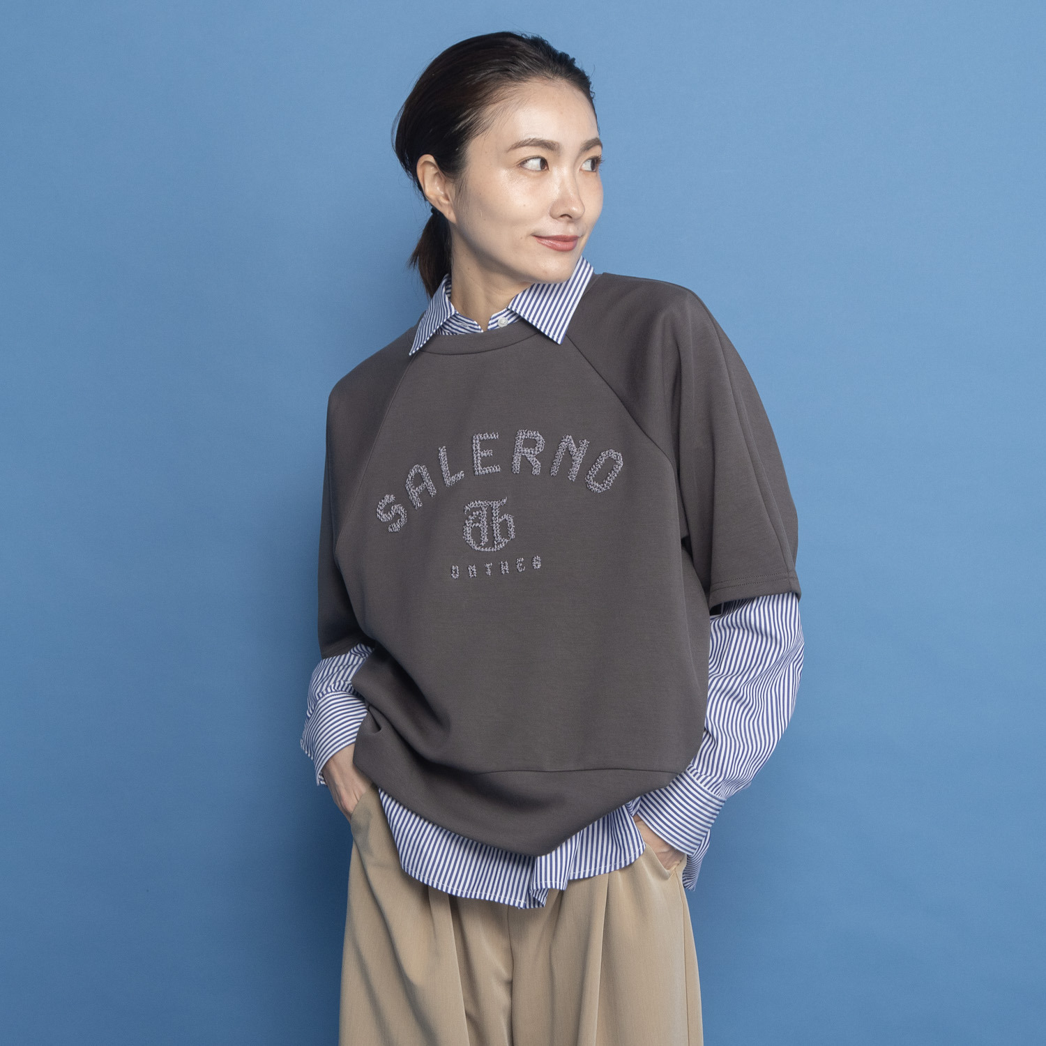 オンザビーバイサマーミー カジュアルを格上げ 着るだけで華やぐ レリーフ刺しゅうＴシャツ