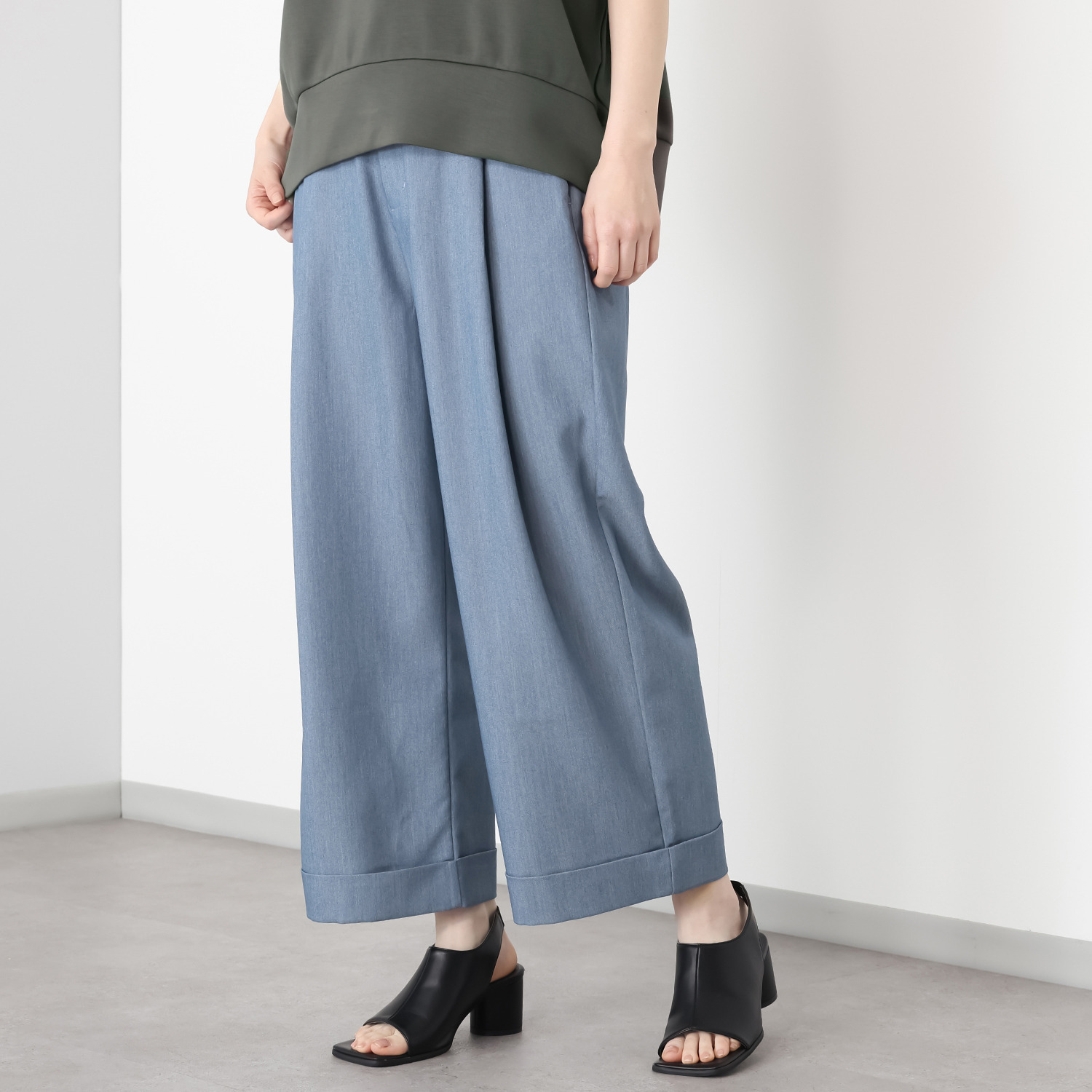 オンザビーバイサマーミー 安心と洗練を叶える 配色共布ベルト付 ワイドストレートパンツ