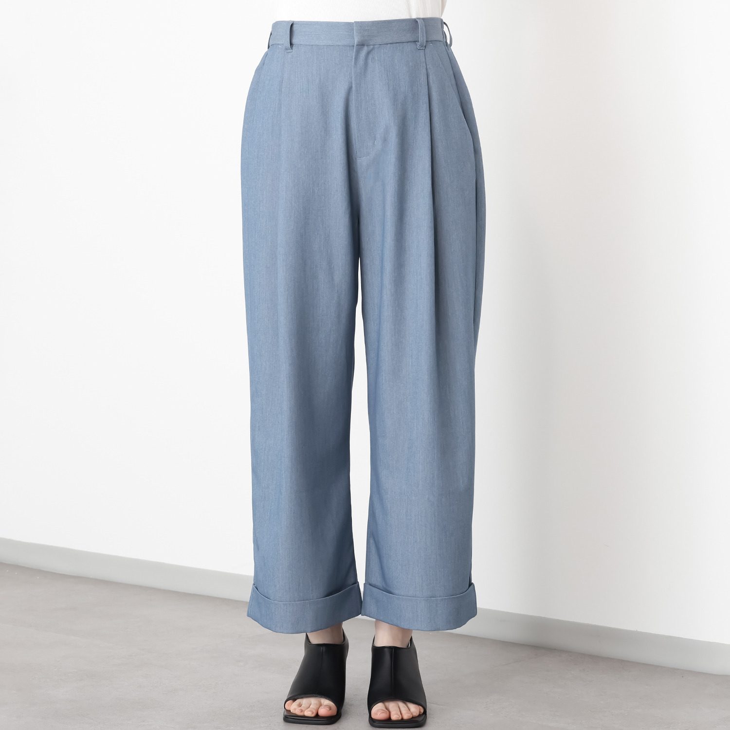 オンザビーバイサマーミー 安心と洗練を叶える 配色共布ベルト付 ワイドストレートパンツ