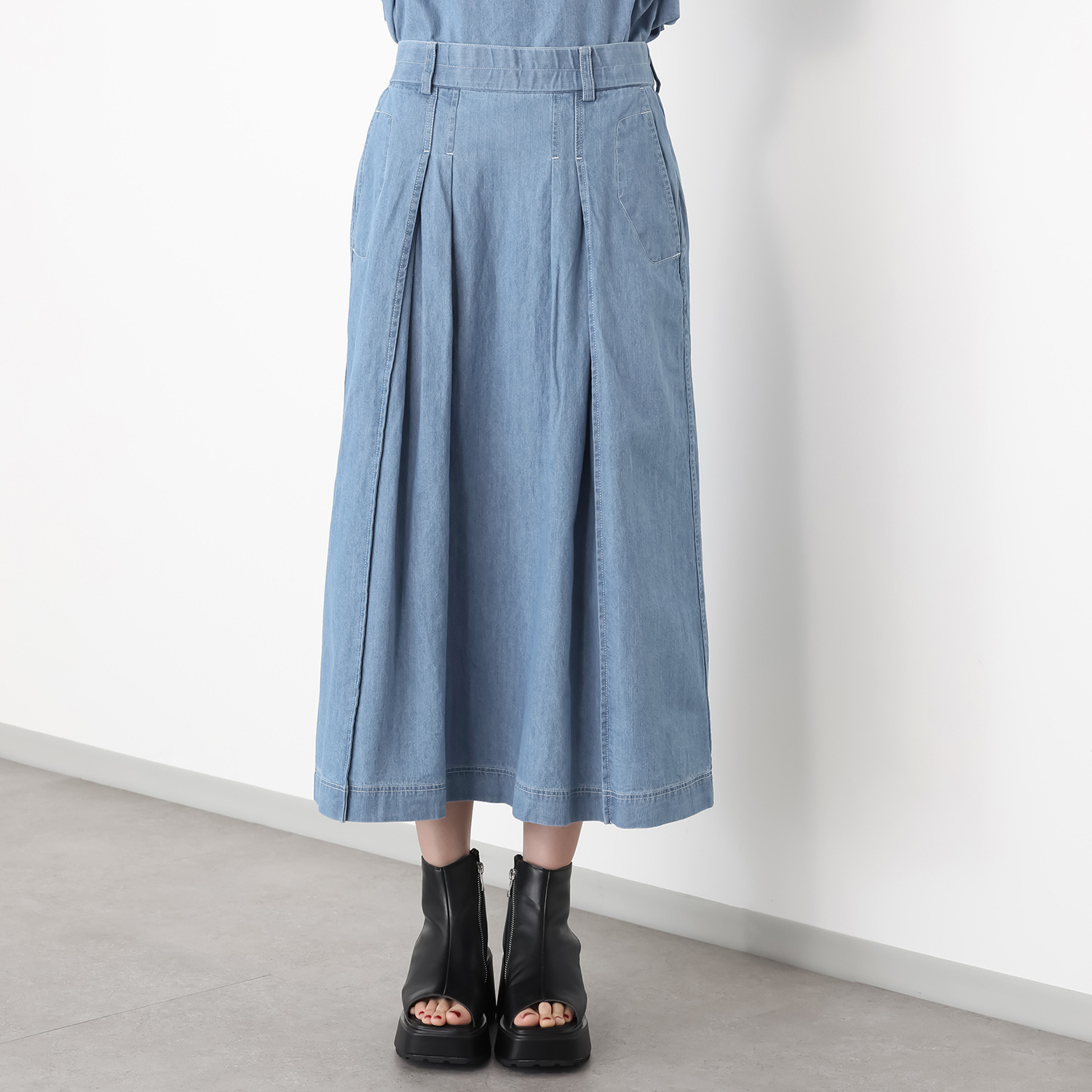 ワン　バイ ヨーコモリモト ライトオンスデニムで 爽やかモードカジュアル タックデザインスカート