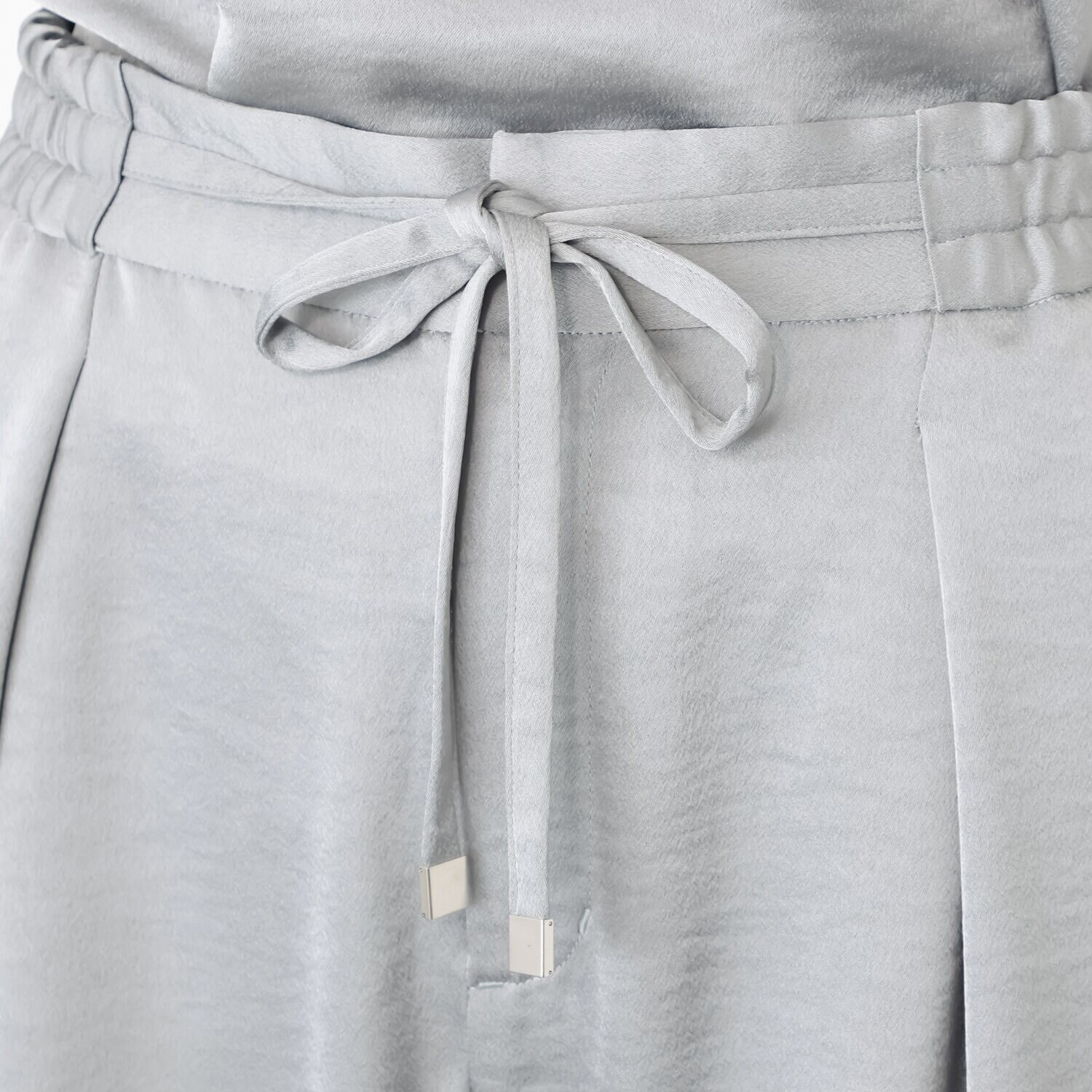 アンドスピカ リラックススタイル ワイドサテンパンツ