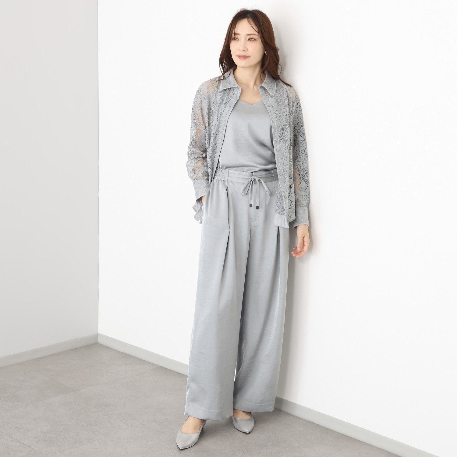 アンドスピカ リラックススタイル ワイドサテンパンツ