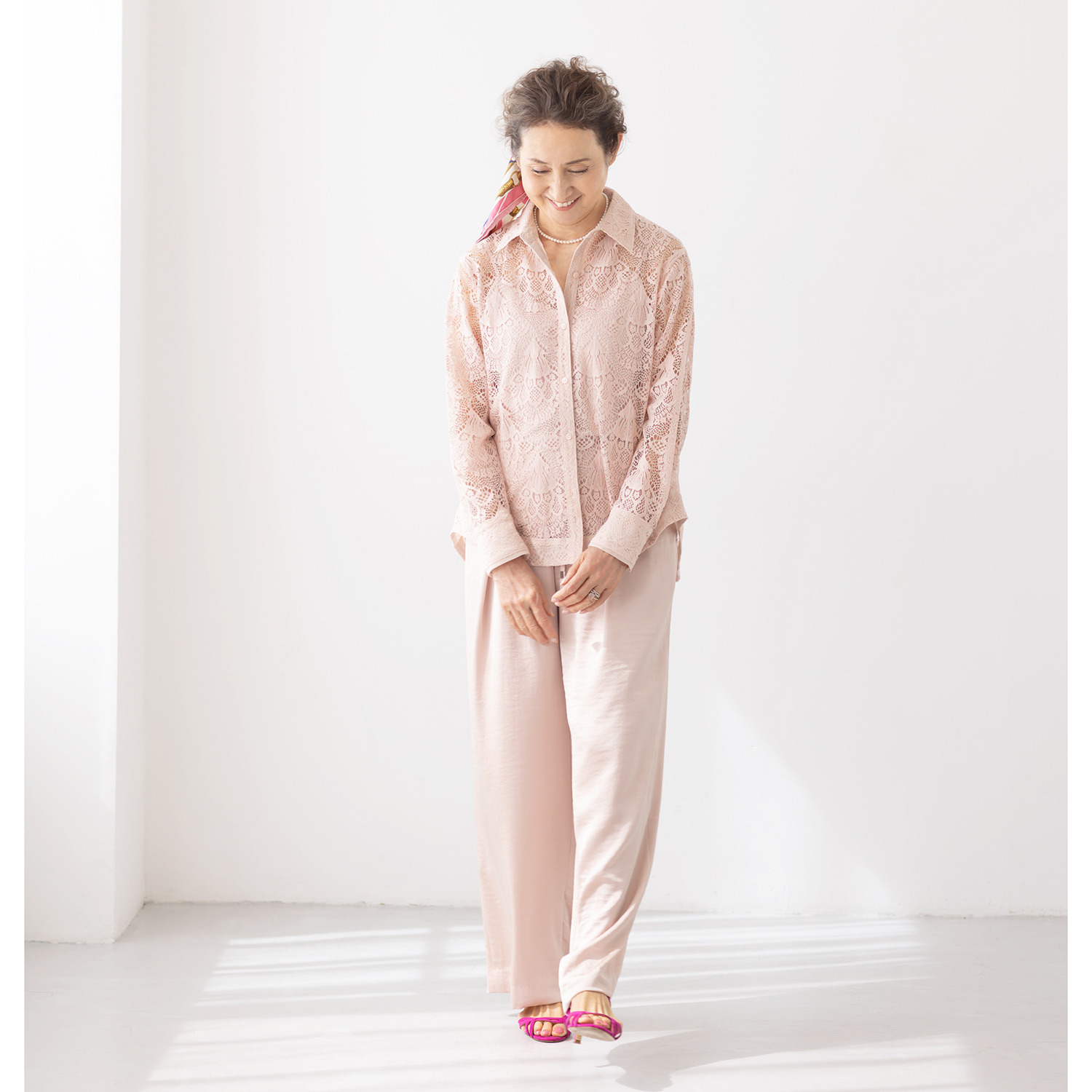 アンドスピカ リラックススタイル ワイドサテンパンツ